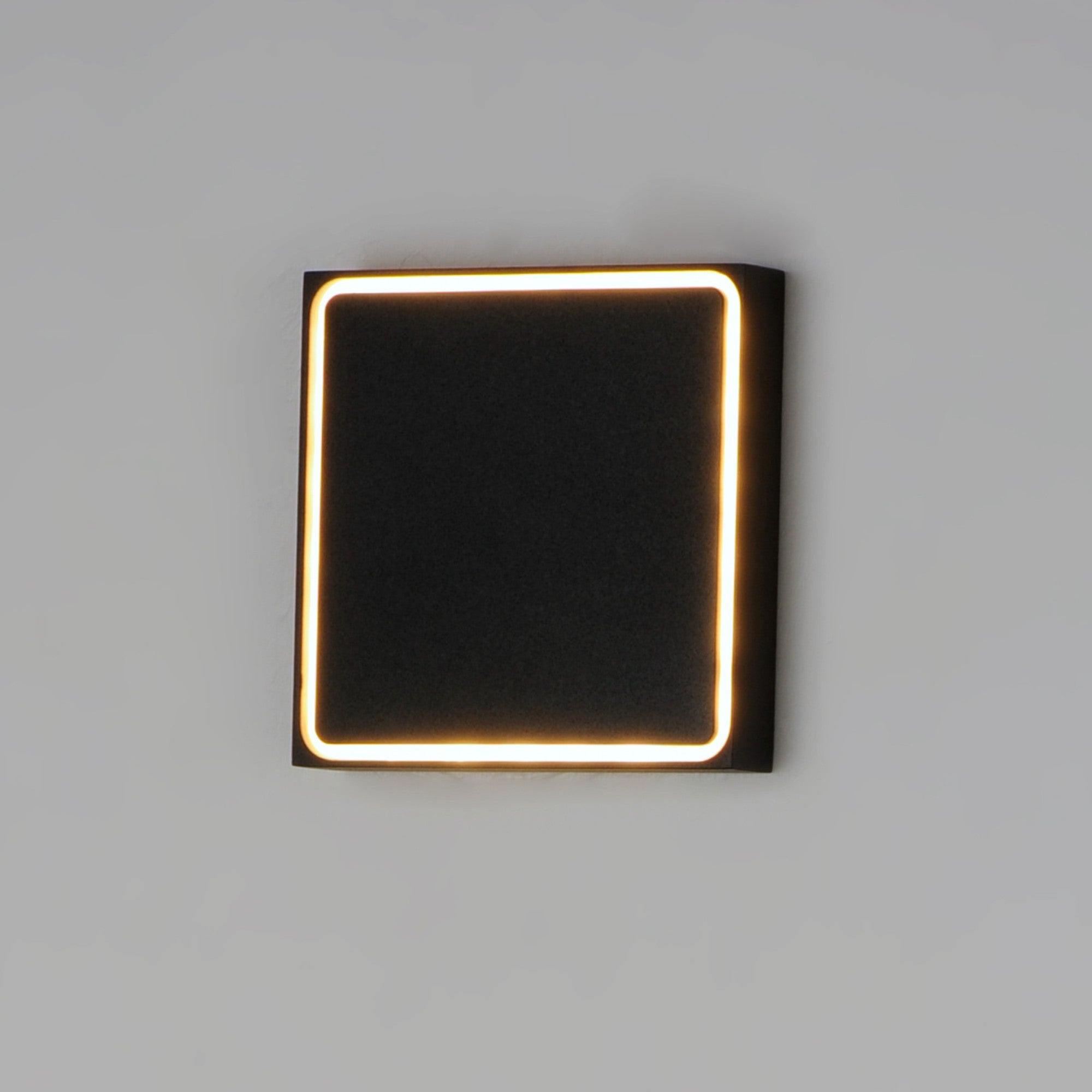 Alumilux Outline 5" LED Outdoor Wall Sconce, Black Finish - Bees Lighting
