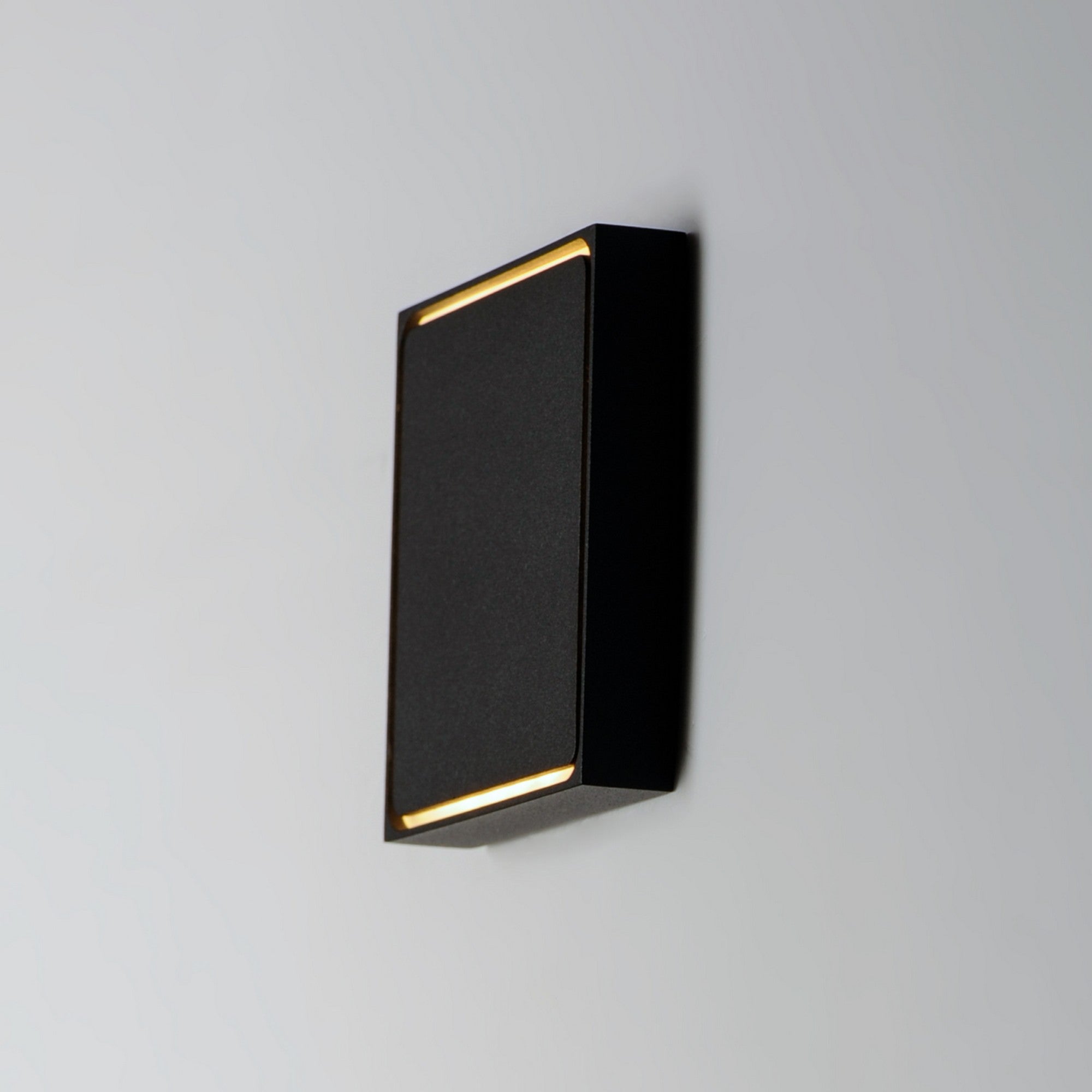 Alumilux Outline 5" LED Outdoor Wall Sconce, Black Finish - Bees Lighting