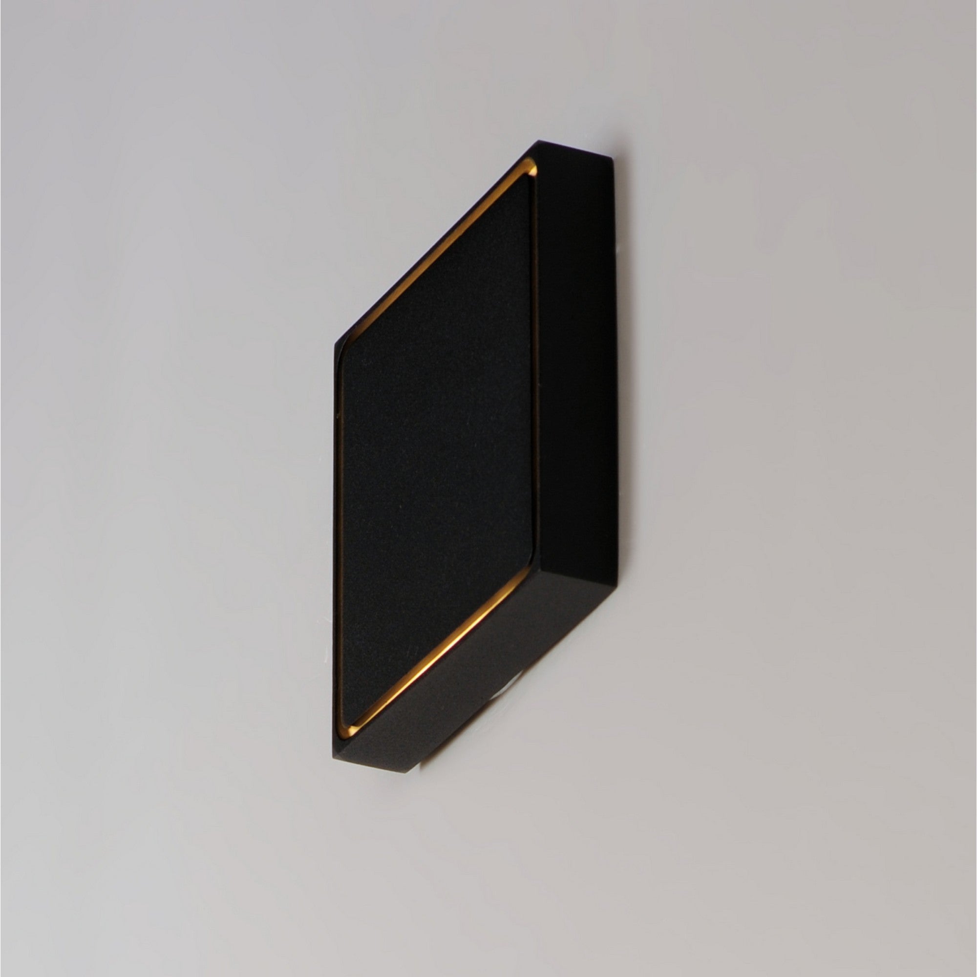 Alumilux Outline 5" LED Outdoor Wall Sconce, Black Finish - Bees Lighting