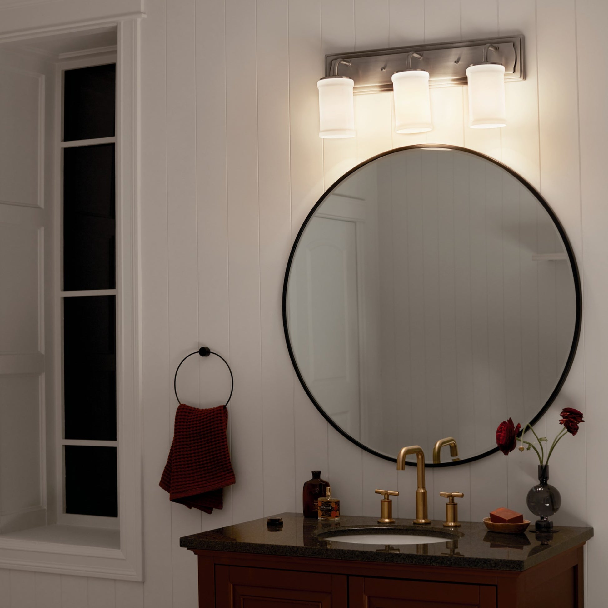 Vetivene 24" 3-Light Bath Vanity Light, Classic Pewter Finish - Bees Lighting