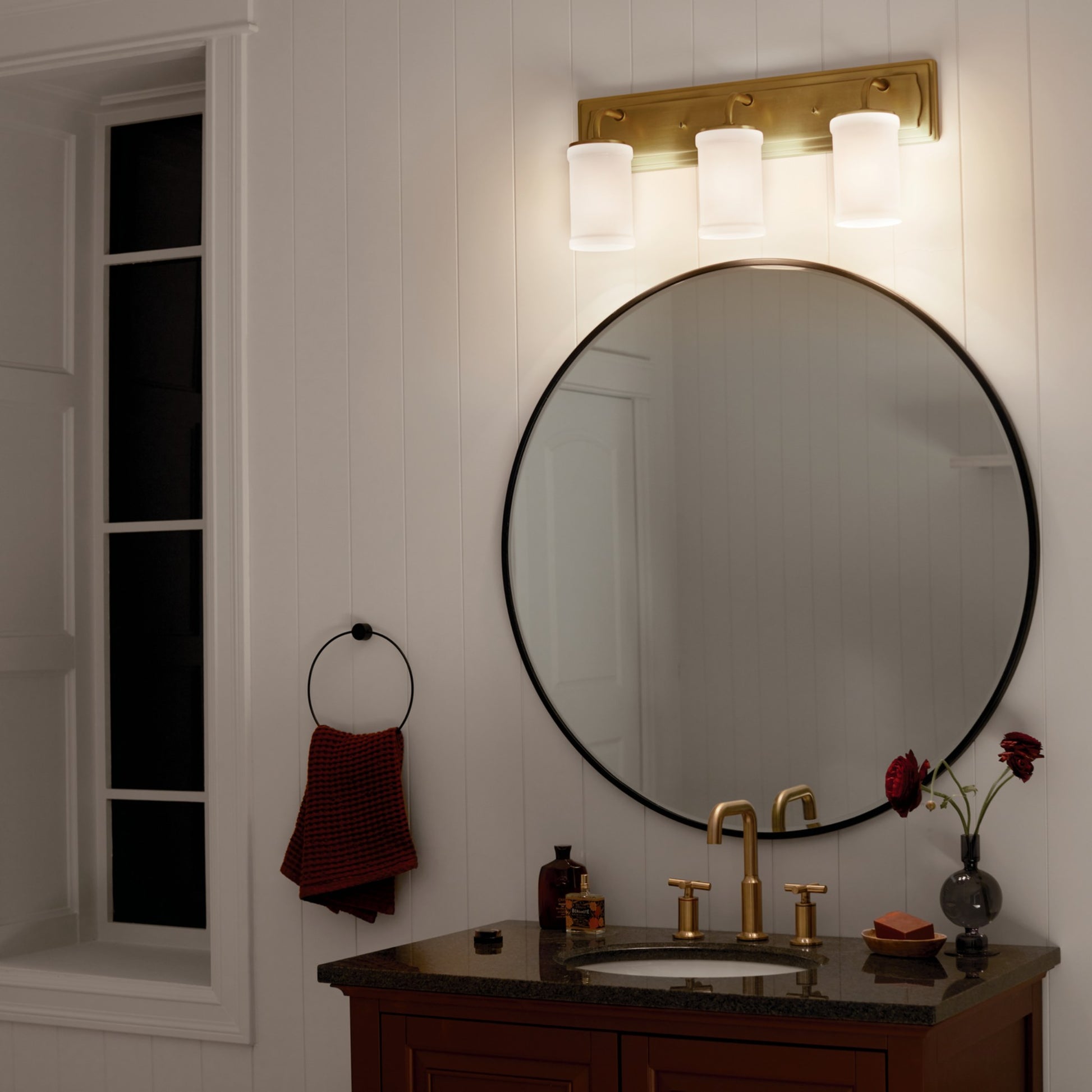 Vetivene 24" 3-Light Bath Vanity Light, Natural Brass Finish - Bees Lighting