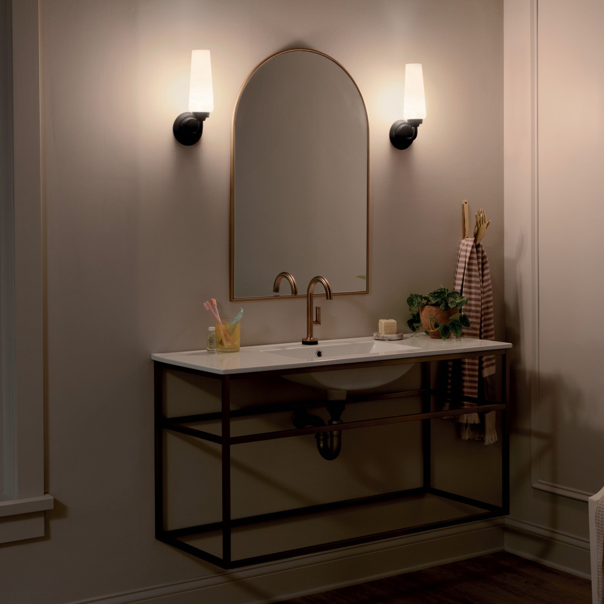 Truby 12" Wall Sconce, Black Finish - Bees Lighting