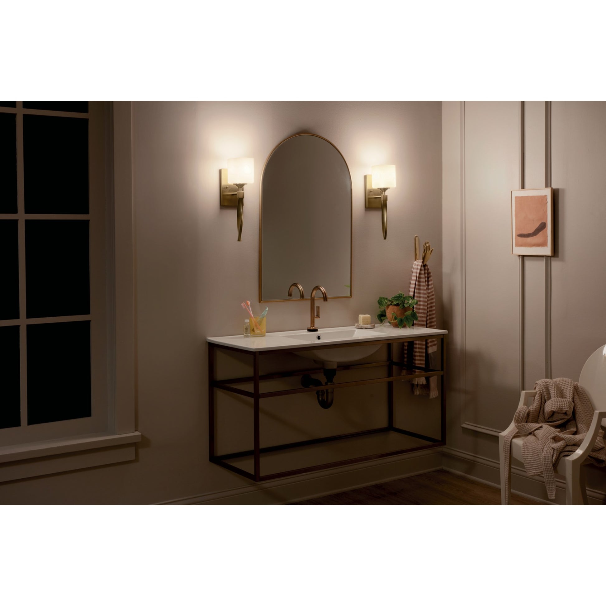 Marette 5" Wall Sconce, Champagne Bronze Finish - Bees Lighting