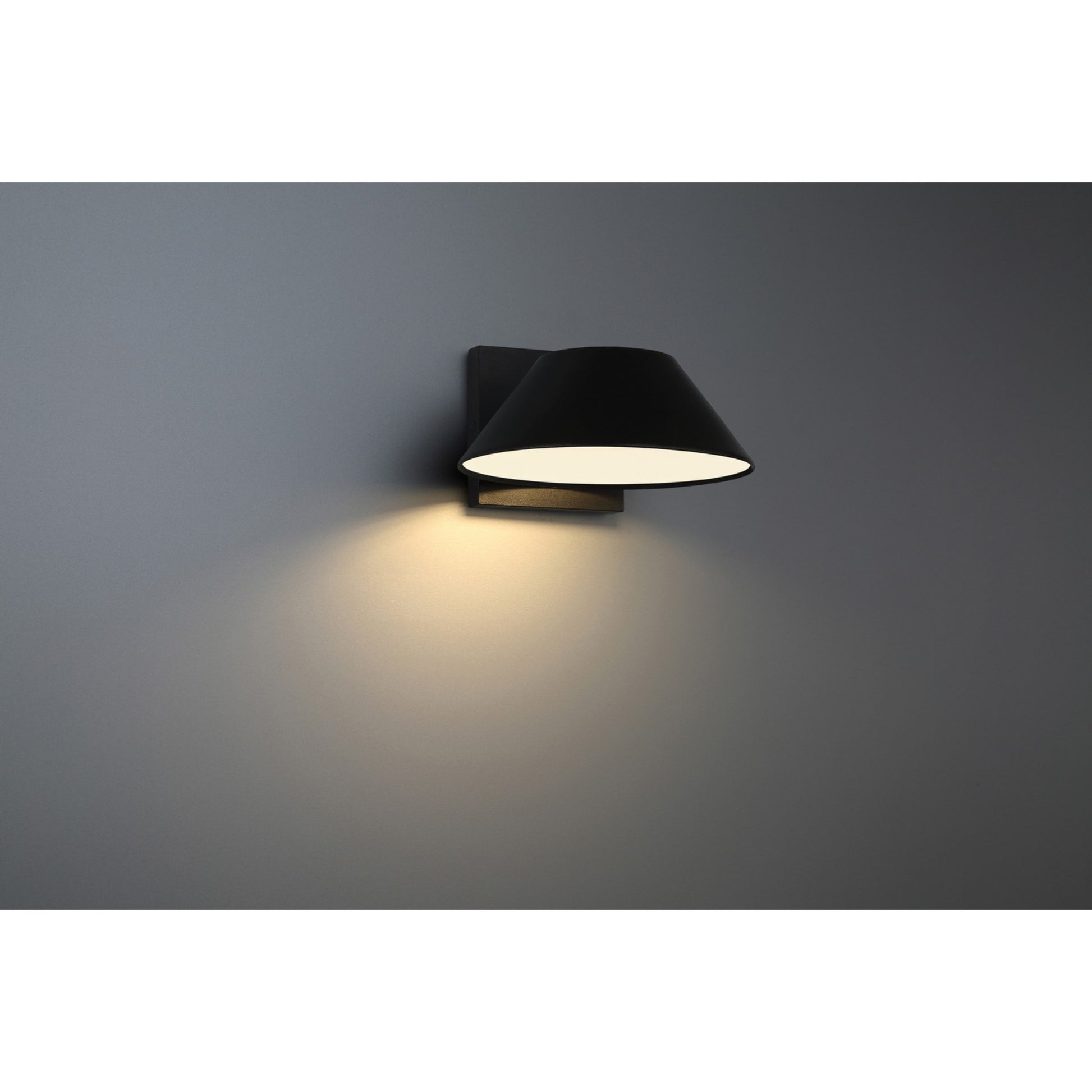 Solano 12" LED Outdoor Wall Sconce, Black Finish - Bees Lighting