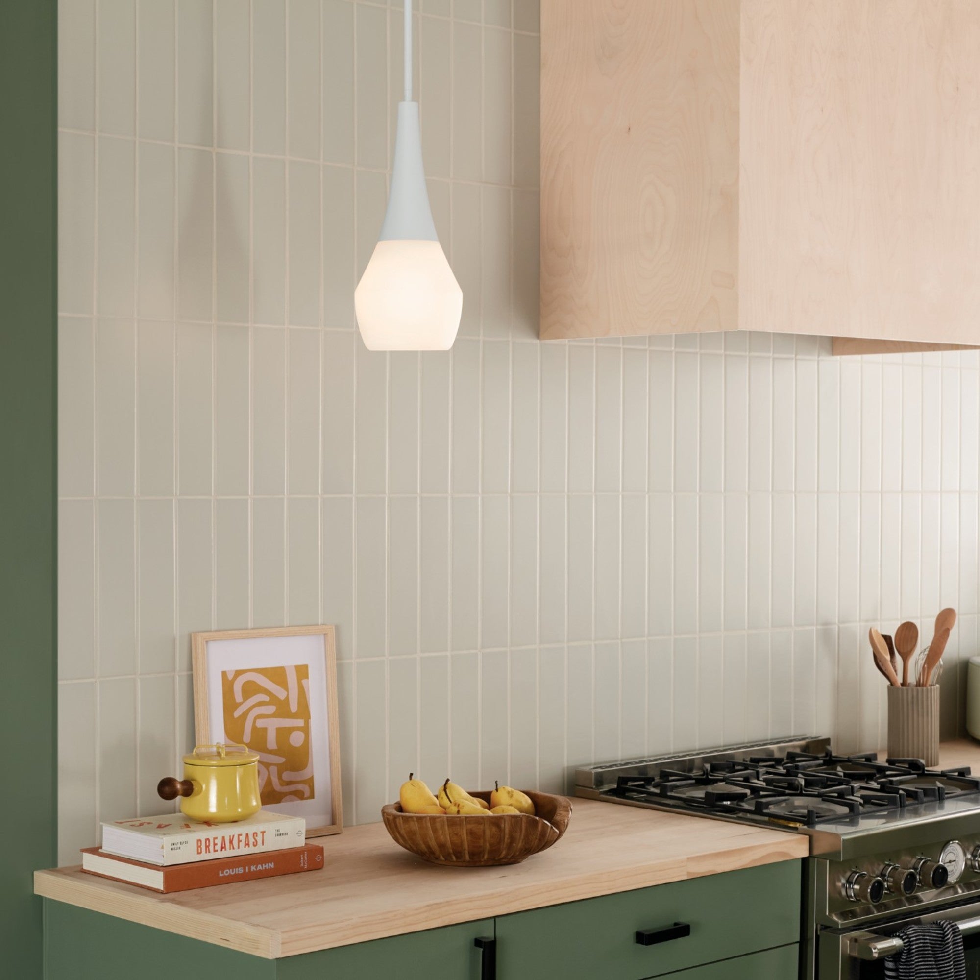Deela 7" Pendant, White Finish - Bees Lighting