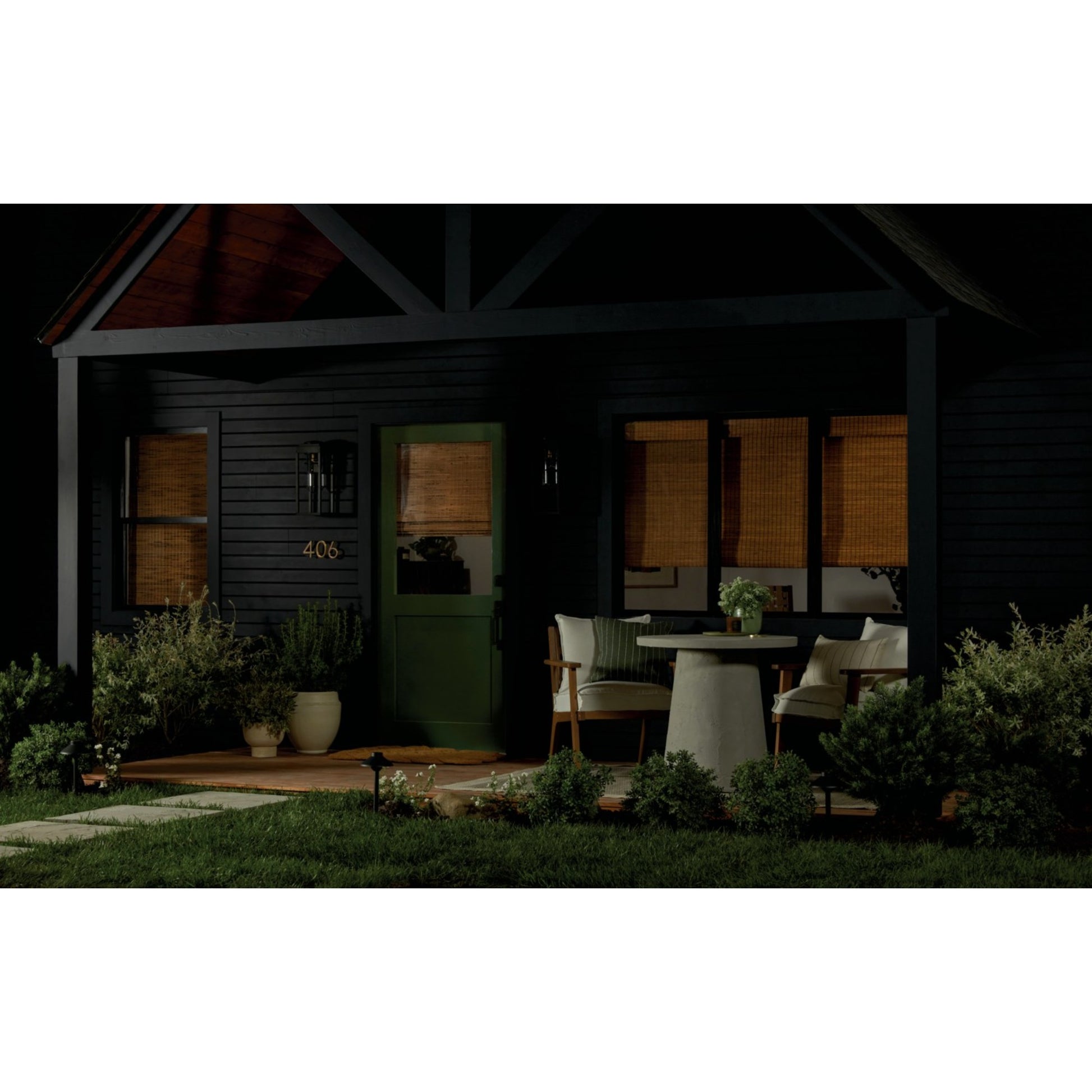 Hone 18" Outdoor Wall Light, Textured Black Finish - Bees Lighting