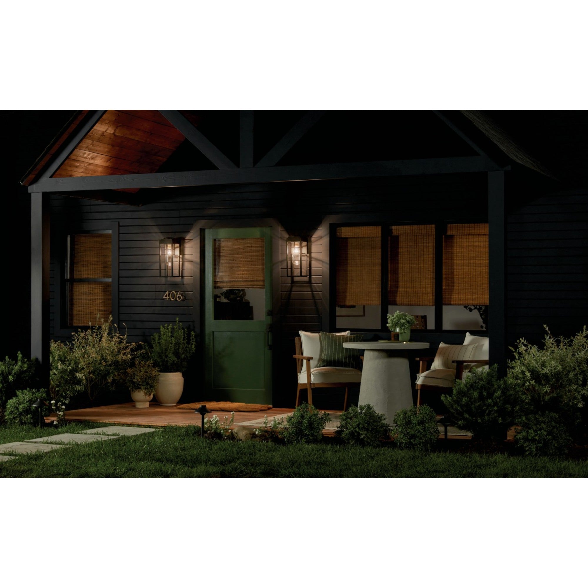 Hone 18" Outdoor Wall Light, Textured Black Finish - Bees Lighting