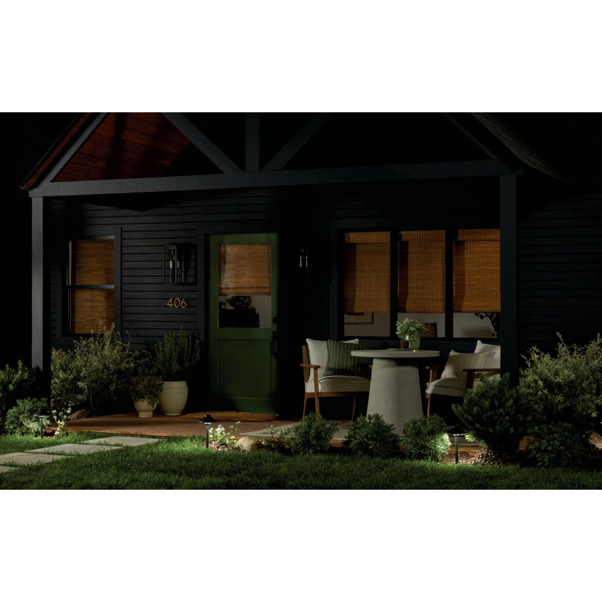 Hone 18" Outdoor Wall Light, Textured Black Finish - Bees Lighting