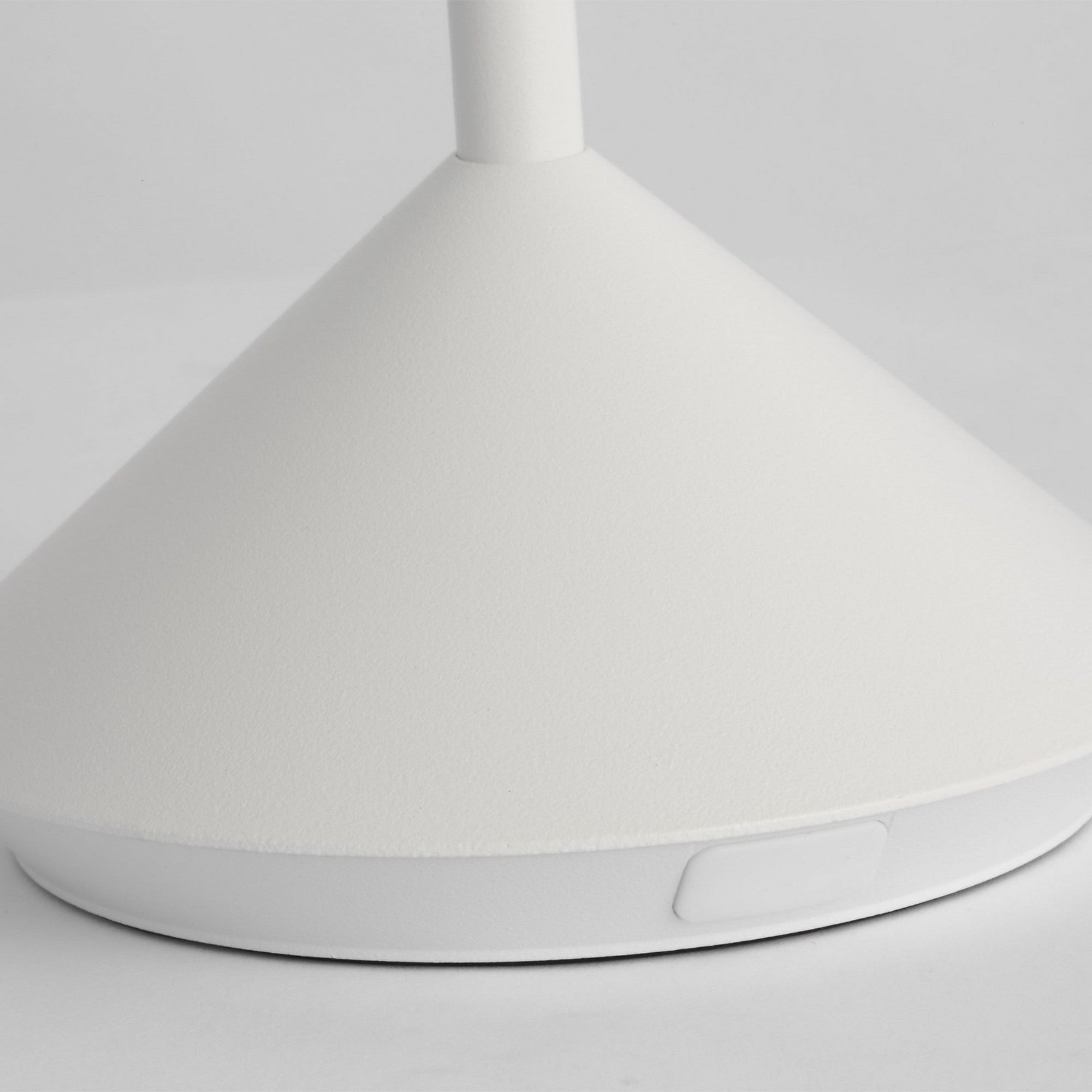 Moneta Accent Rechargeable Table Lamp, Matte White Finish - Bees Lighting