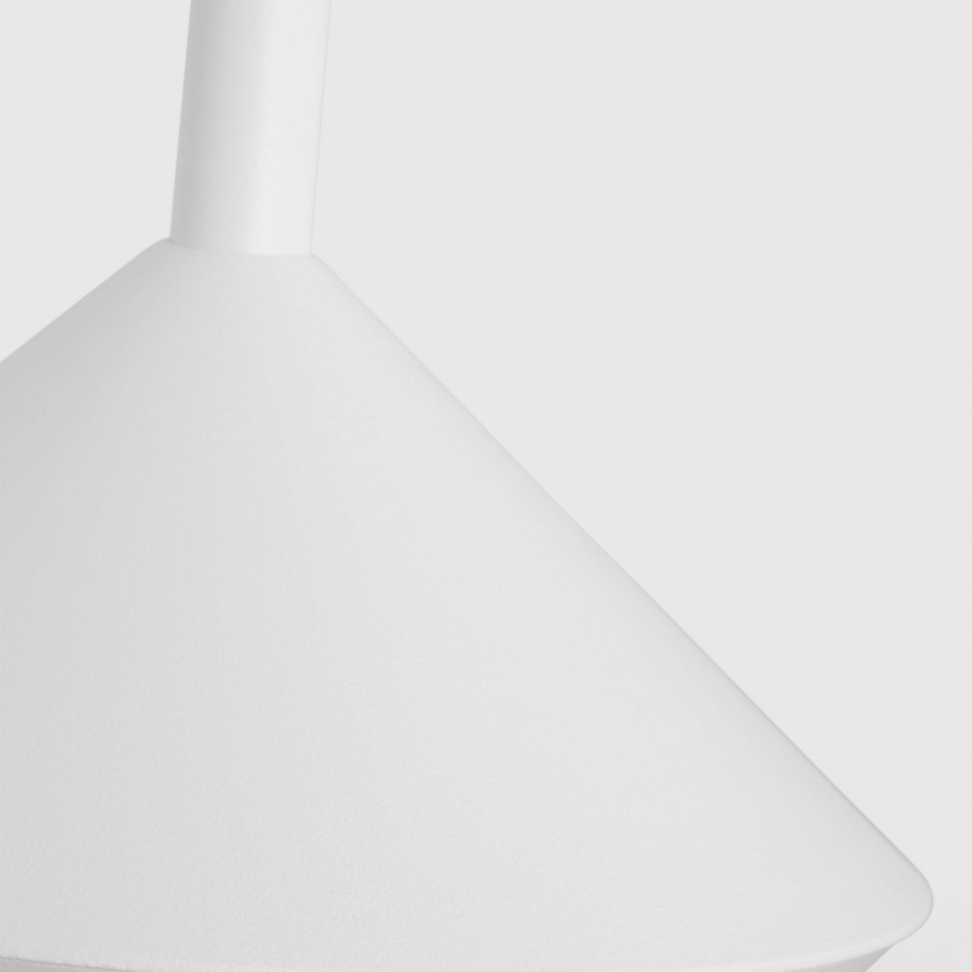 Moneta Accent Rechargeable Table Lamp, Matte White Finish - Bees Lighting