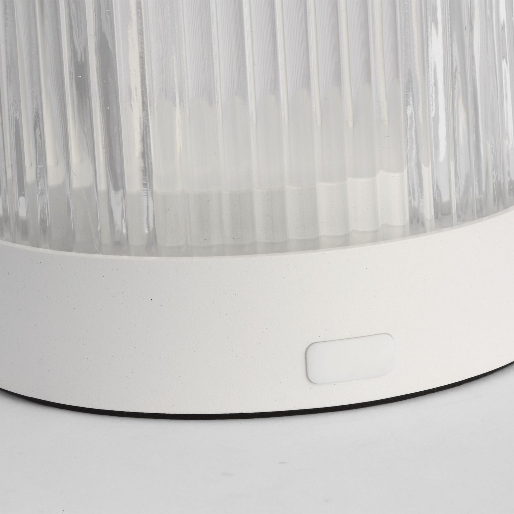 Tawa Accent Rechargeable Table Lamp, 120-240V, Matte White Finish - Bees Lighting