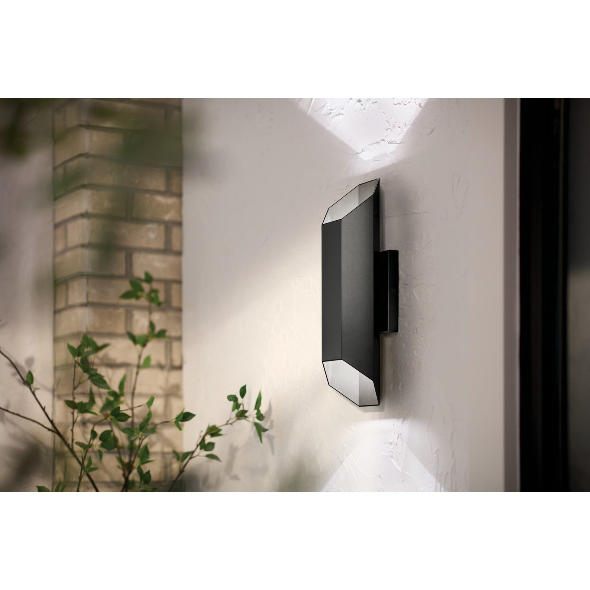 LED Outdoor Wall Light, Up/Down Light, 8W, 650lm, 3000K, 120V, Black - Bees Lighting