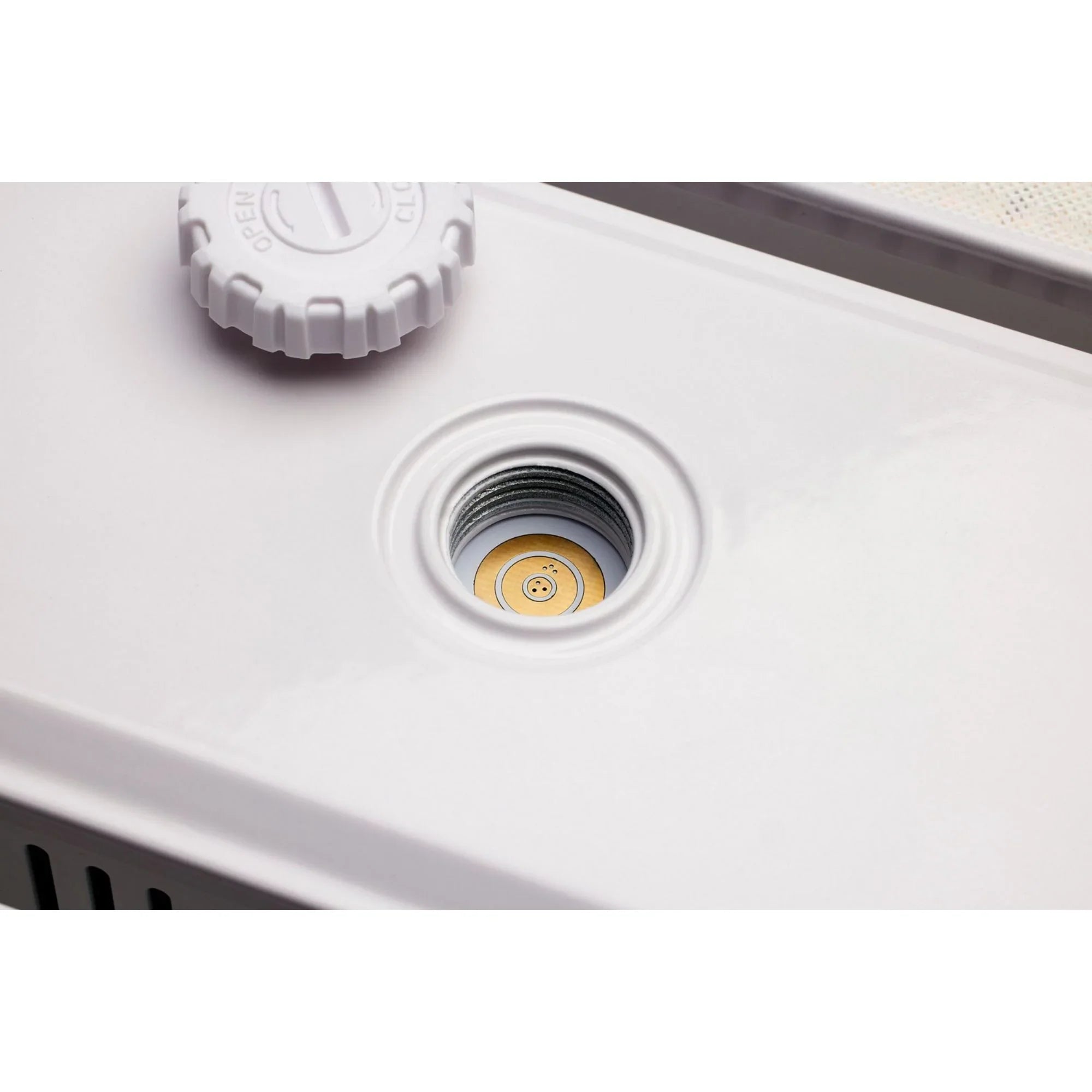 LED Linear High Bay Light, 155W, 21714 Lumens, Selectable CCT, 120-277V - Bees Lighting