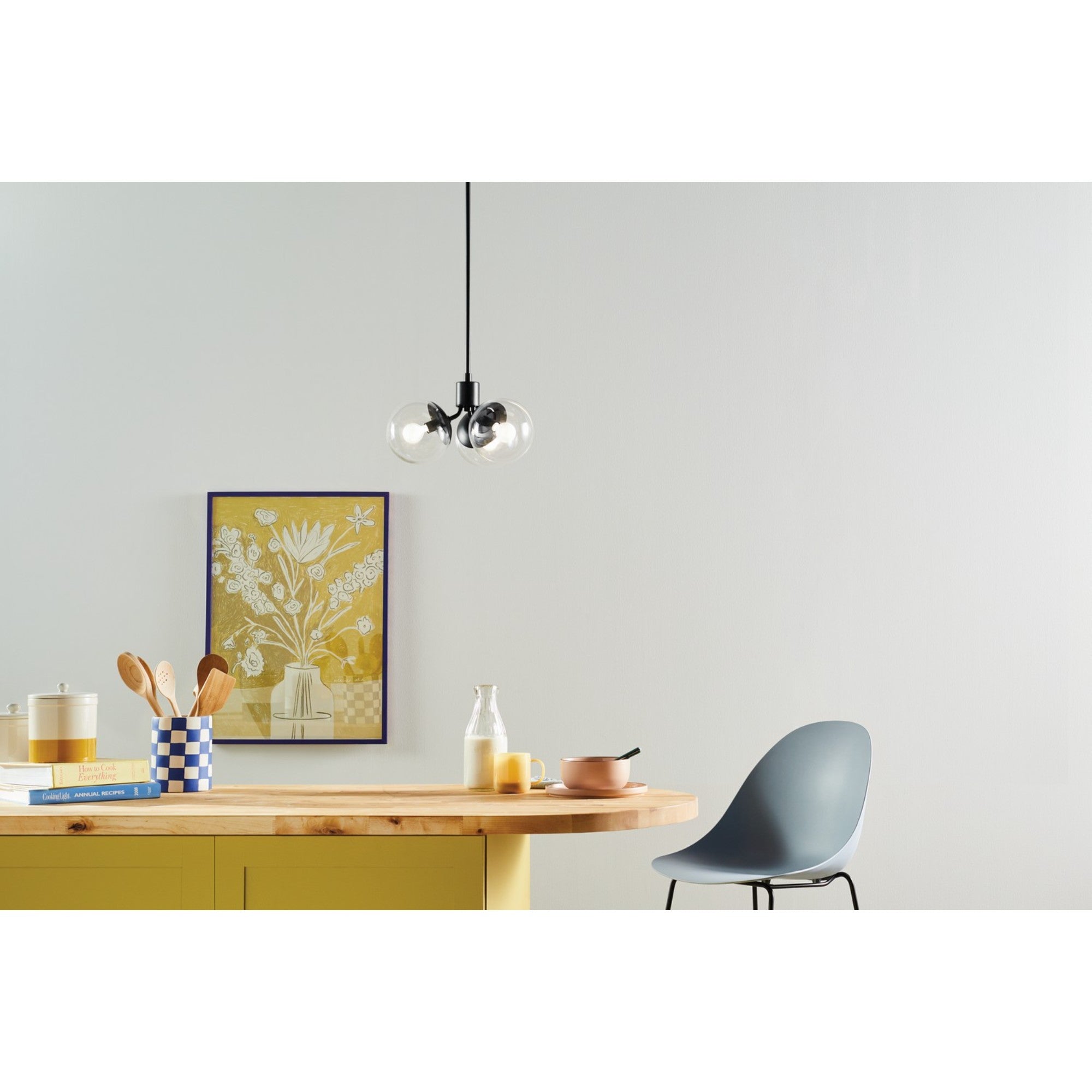 Silvarious 17" 3-Light Chandelier, Black Finish, Clear Glass - Bees Lighting