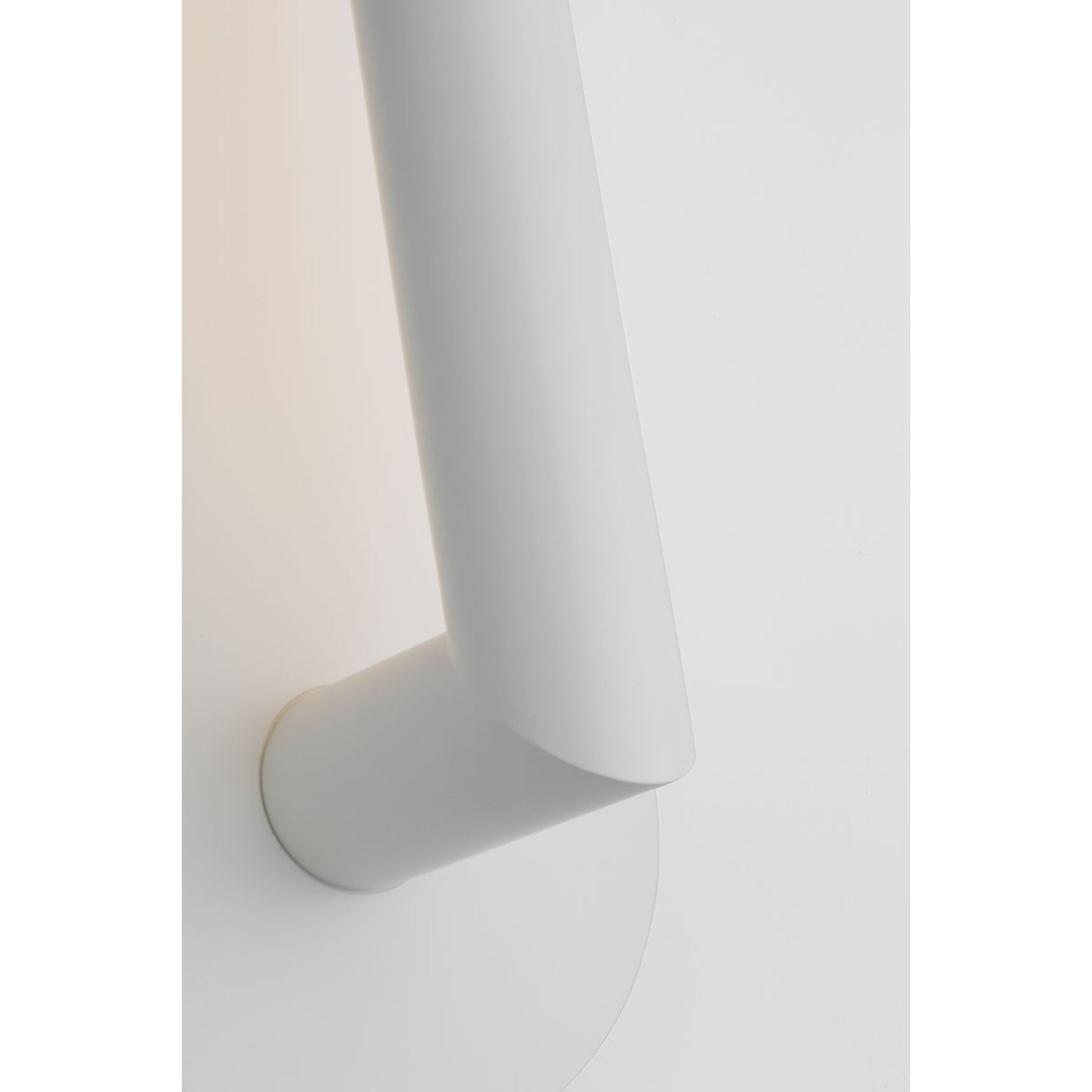 Fielle 21" LED Medium Wall Sconce, 120-277V, Soft White Finish - Bees Lighting