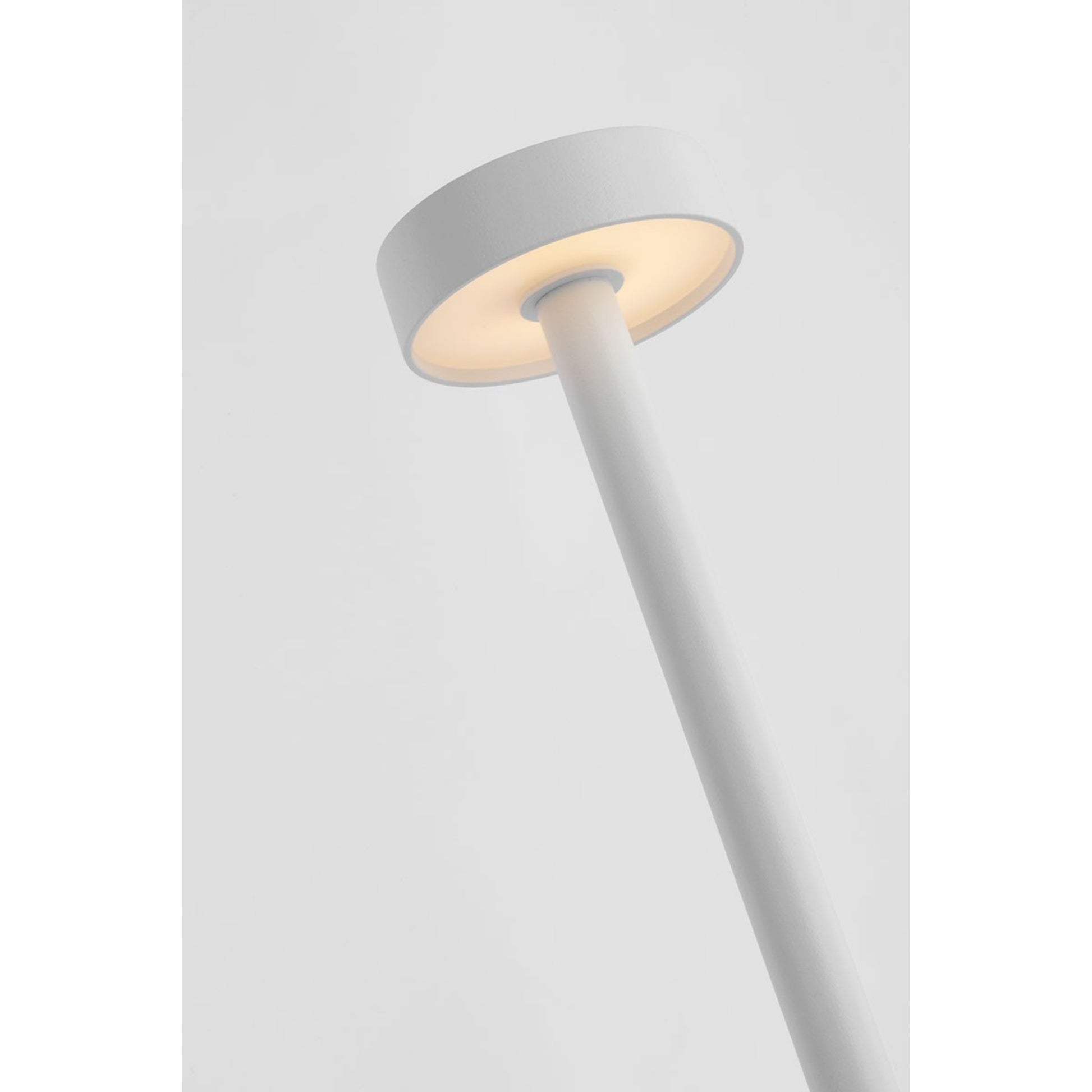 Moneta Short Accent Rechargeable Table Lamp, Matte White Finish - Bees Lighting