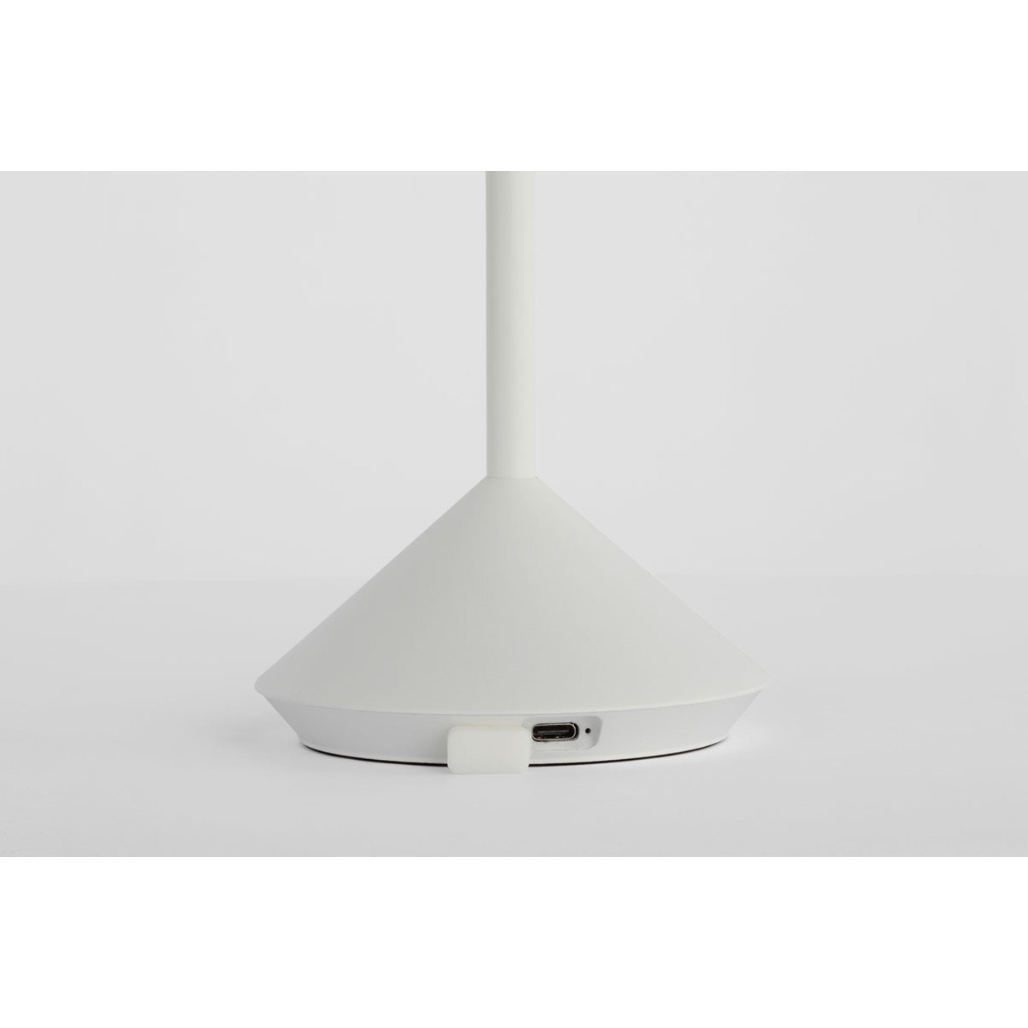 Moneta Short Accent Rechargeable Table Lamp, Matte White Finish - Bees Lighting