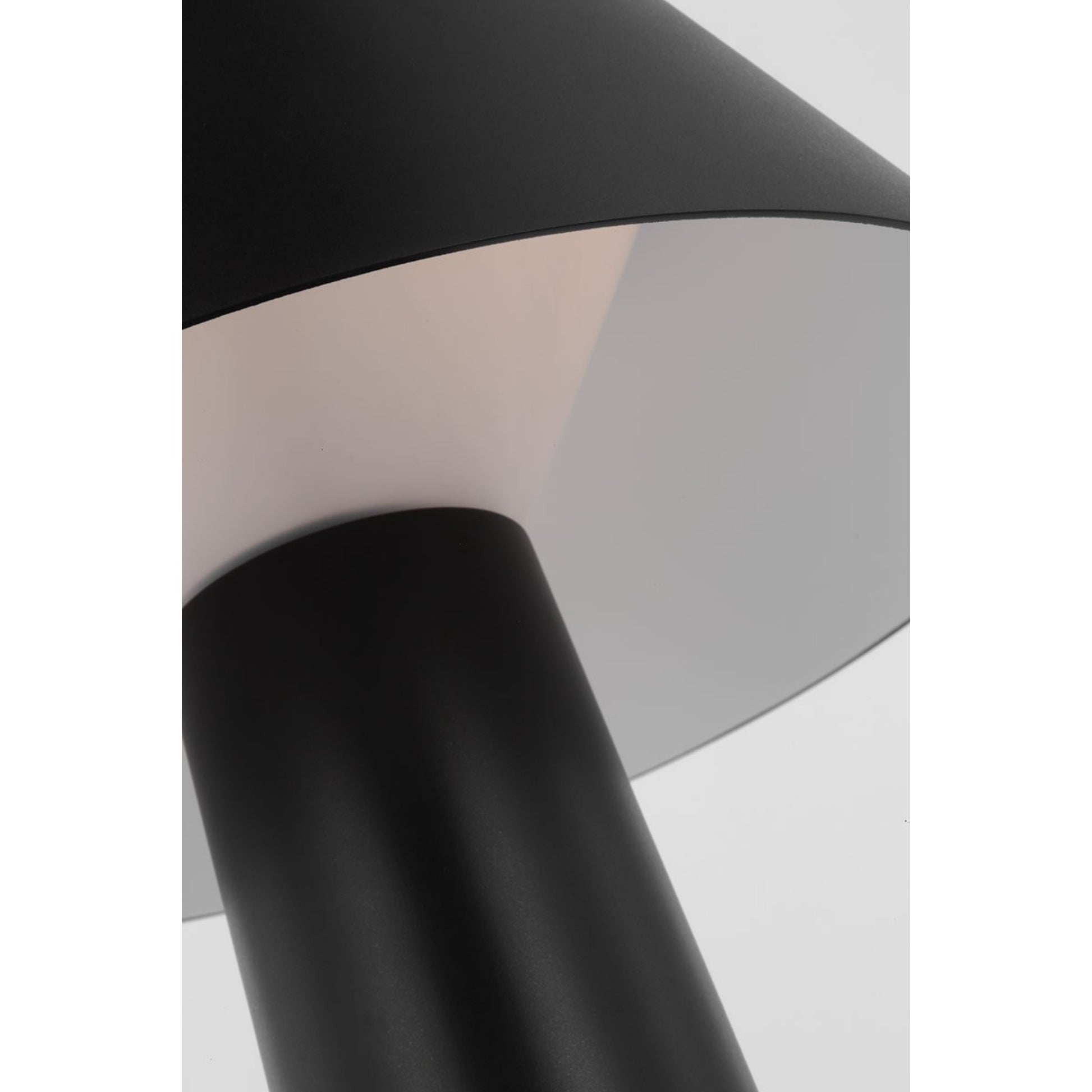 Sesa Accent Rechargeable Table Lamp, 120-240V, Black Finish - Bees Lighting