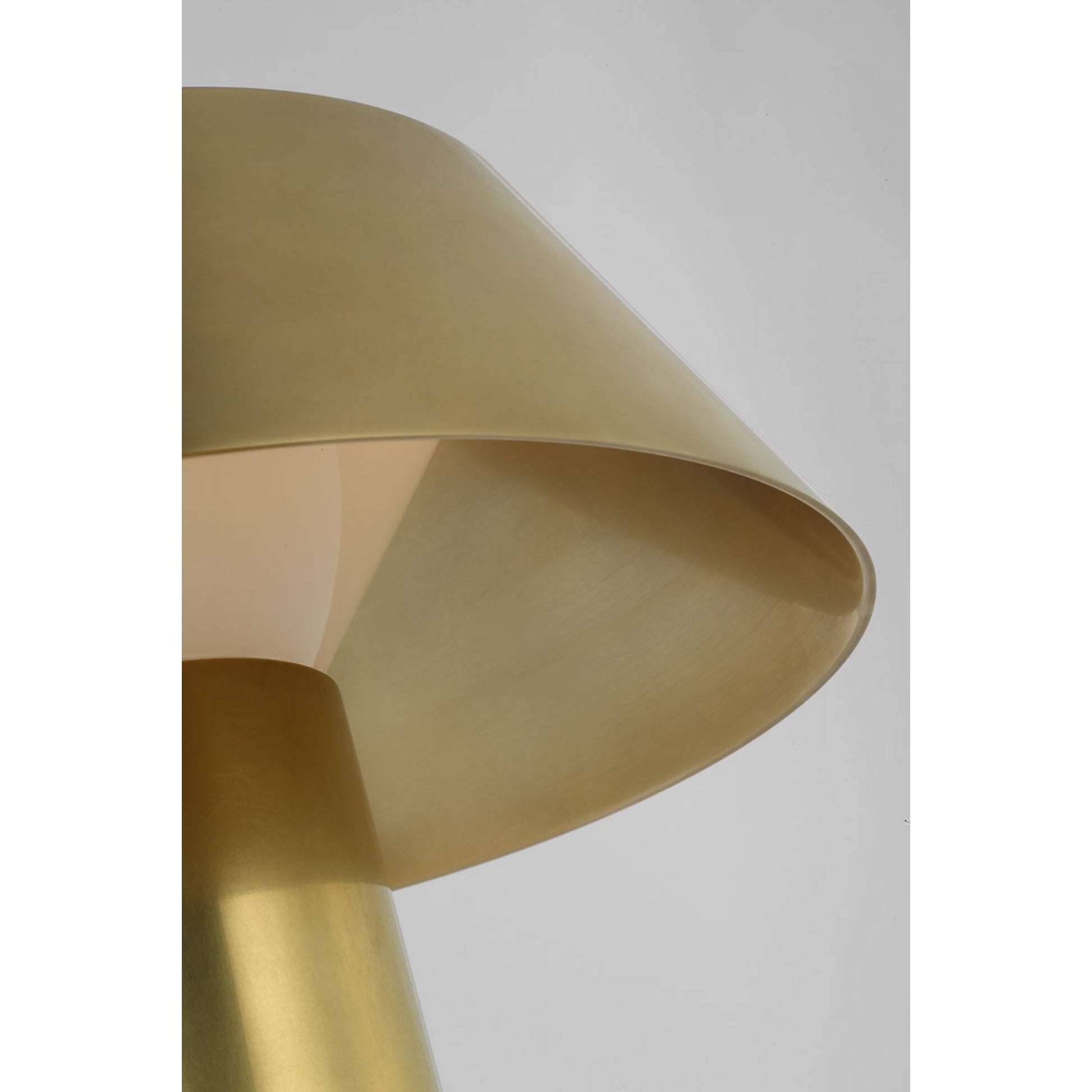 Sesa Accent Rechargeable Table Lamp, 120-240V, Hand Rubbed Antique Brass Finish - Bees Lighting