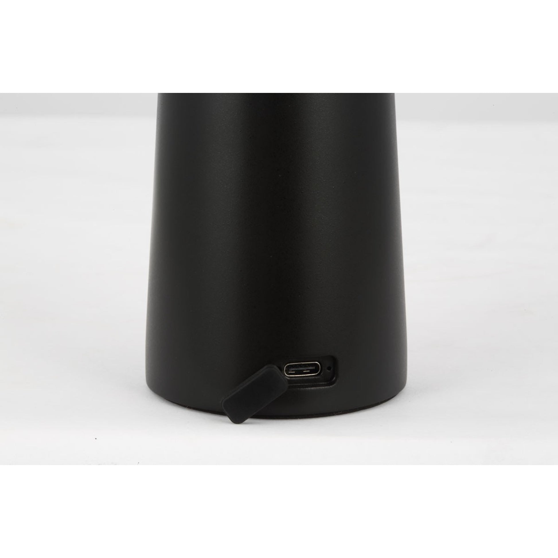 Sesa Short Accent Rechargeable Table Lamp, 120-240V, Black Finish - Bees Lighting