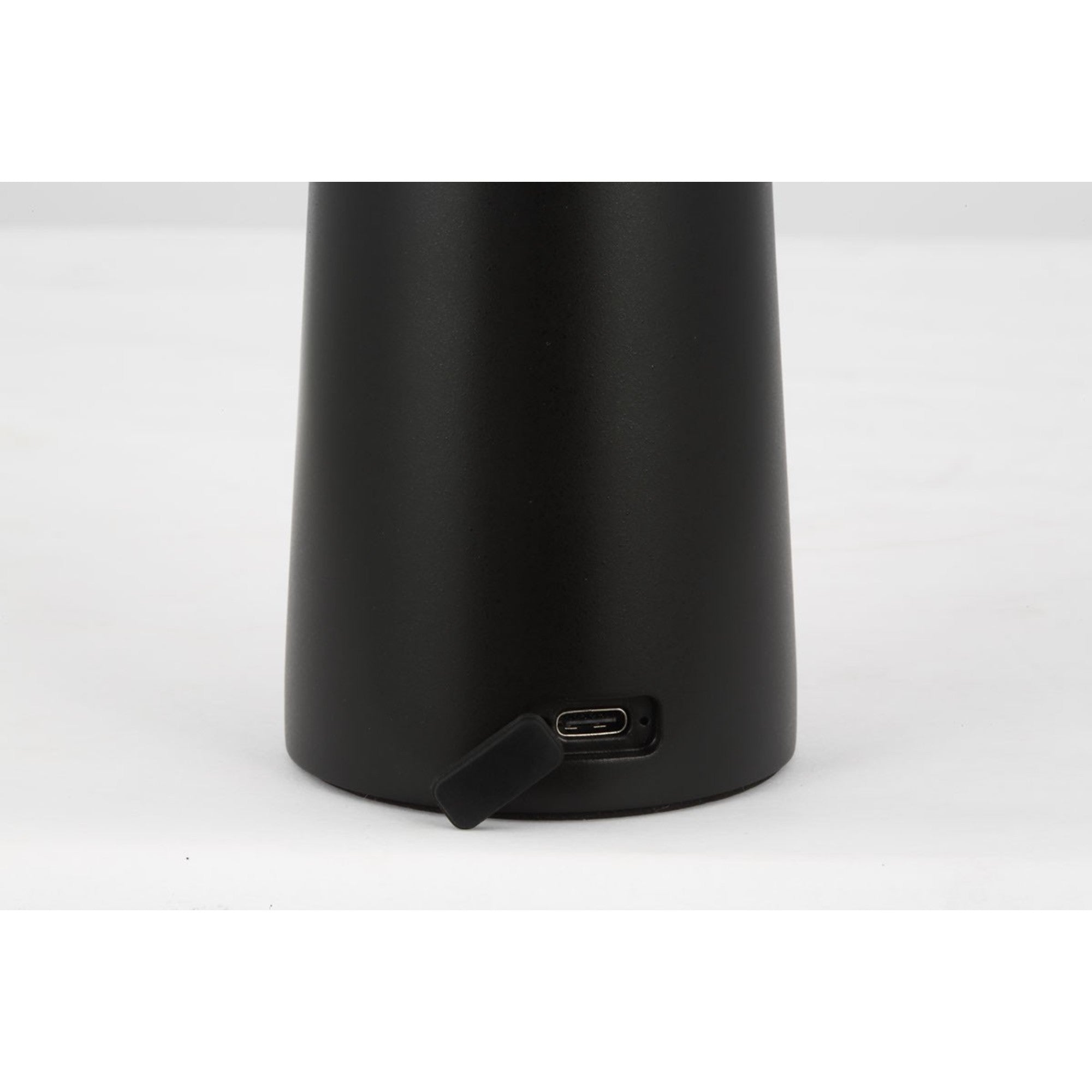 Sesa Short Accent Rechargeable Table Lamp, 120-240V, Black Finish - Bees Lighting
