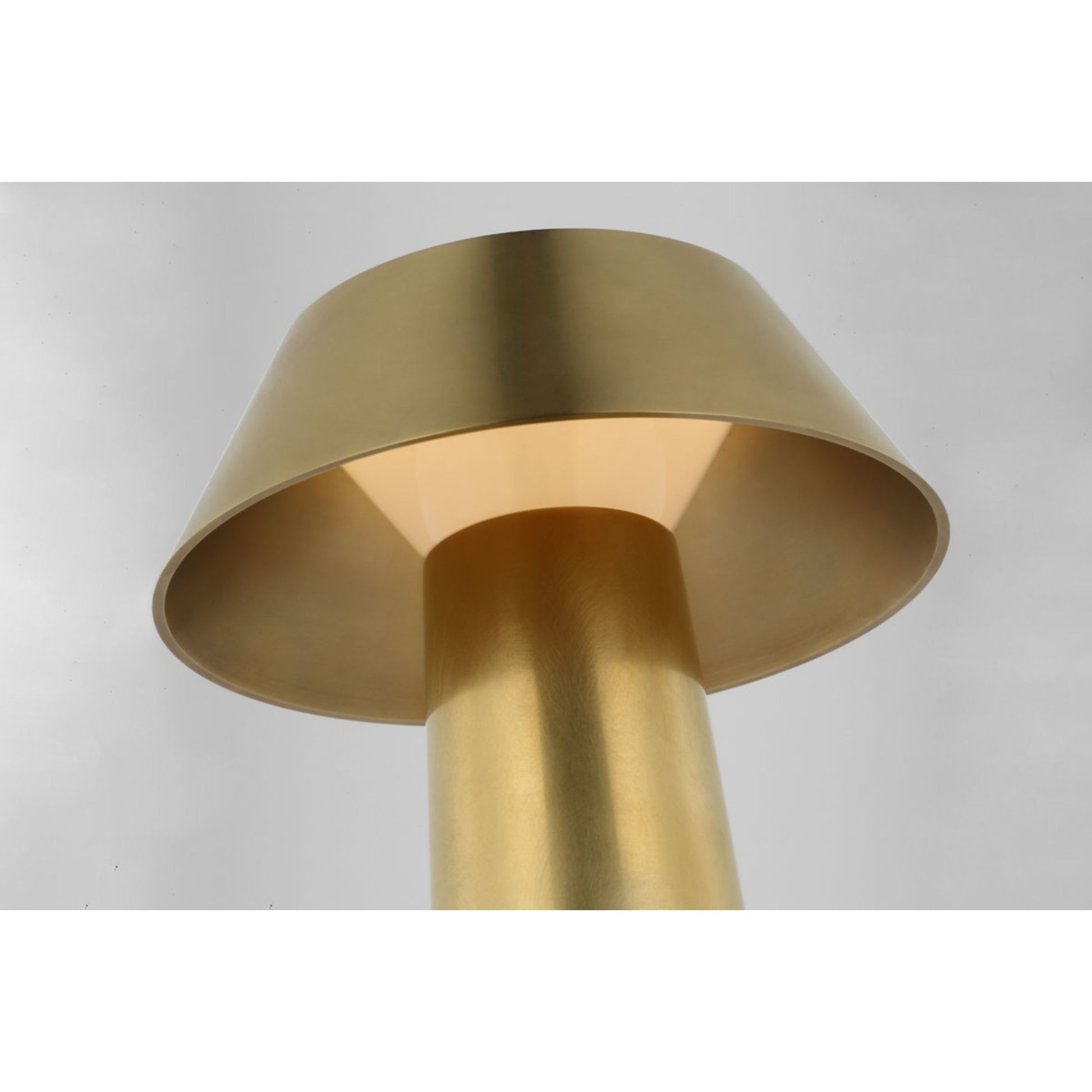 Sesa Short Accent Rechargeable Table Lamp, 120-240V, Hand Rubbed Antique Brass Finish - Bees Lighting