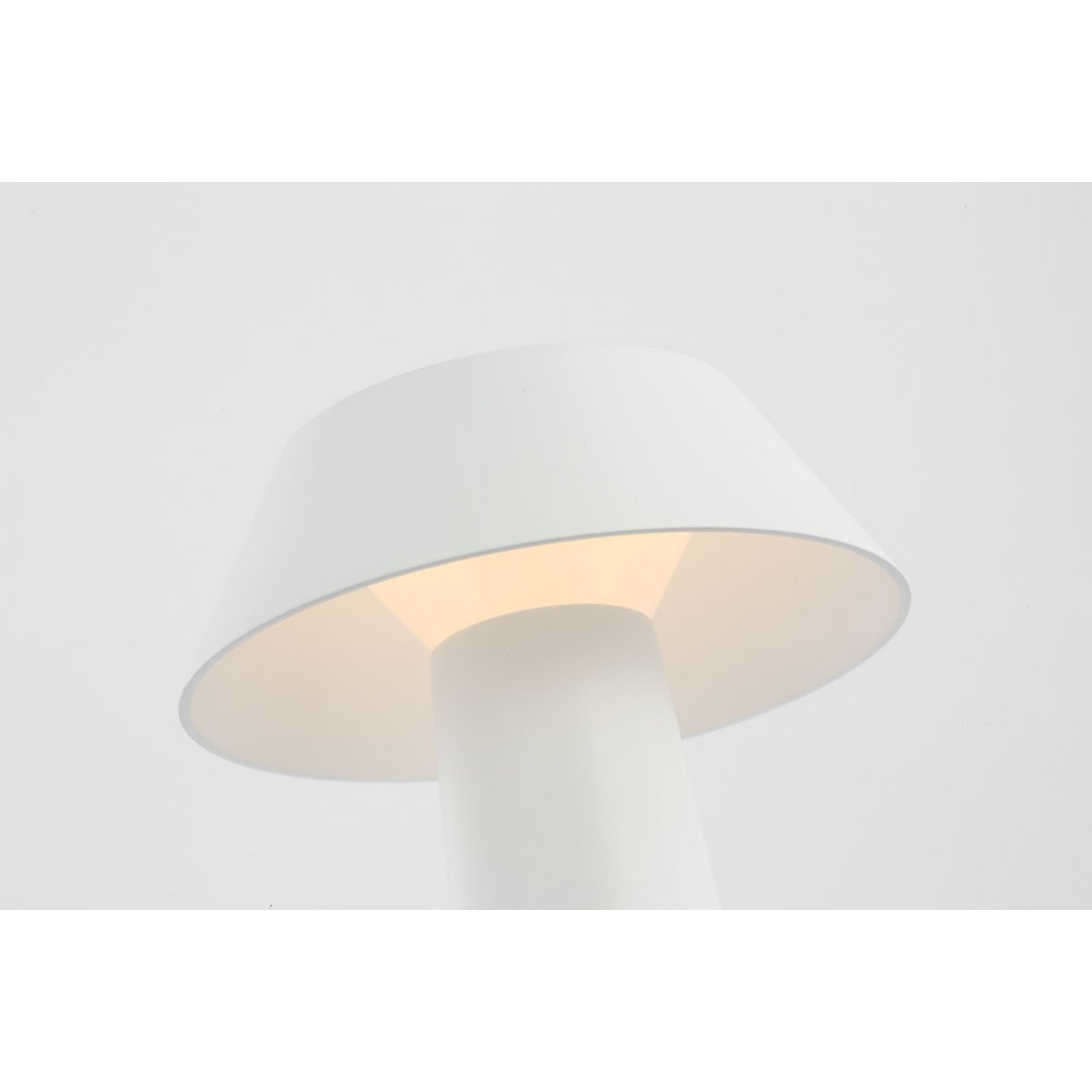 Sesa Short Accent Rechargeable Table Lamp, 120-240V, Matte White Finish - Bees Lighting