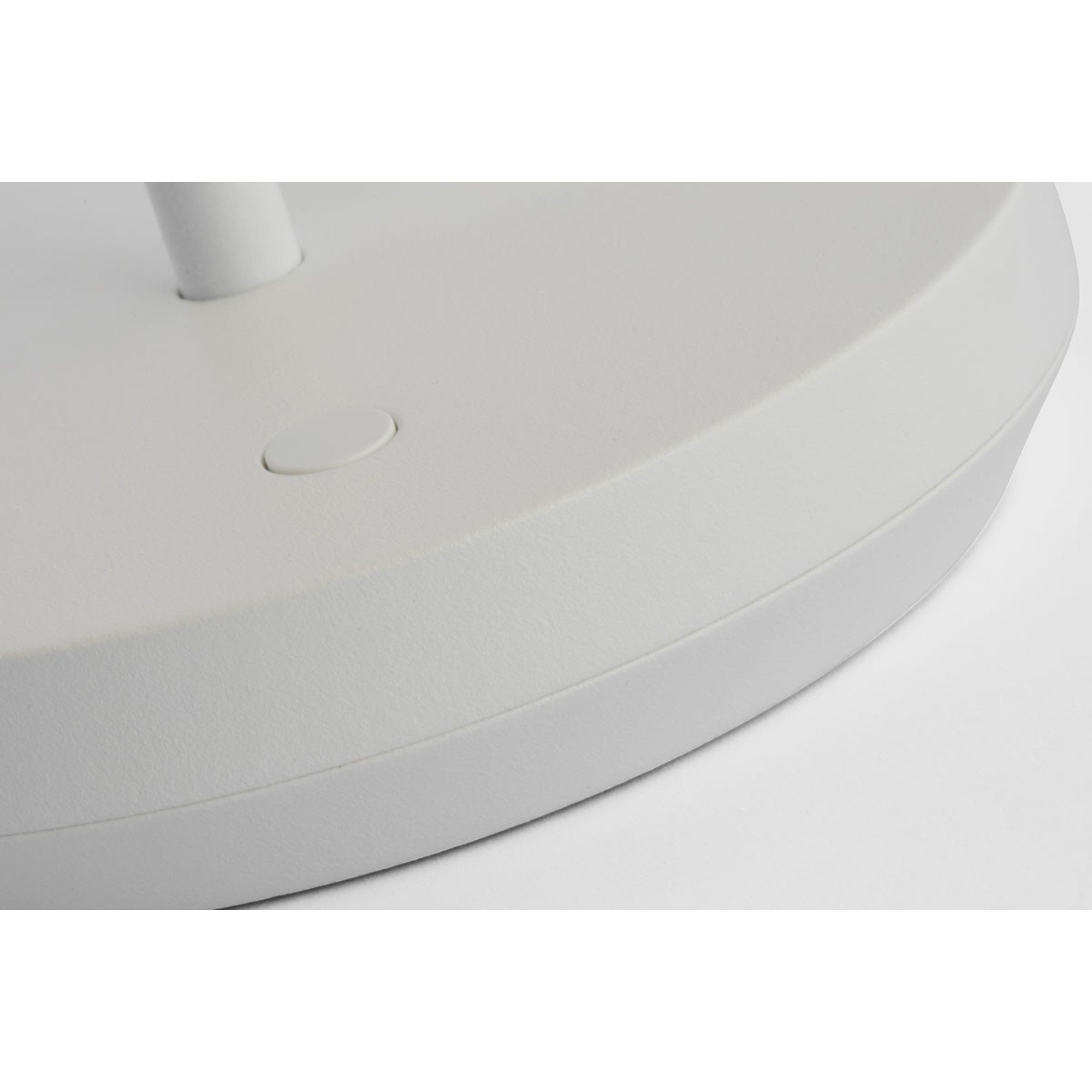 Tepa Short Accent Rechargeable Table Lamp, 120-240V, Matte White Finish - Bees Lighting