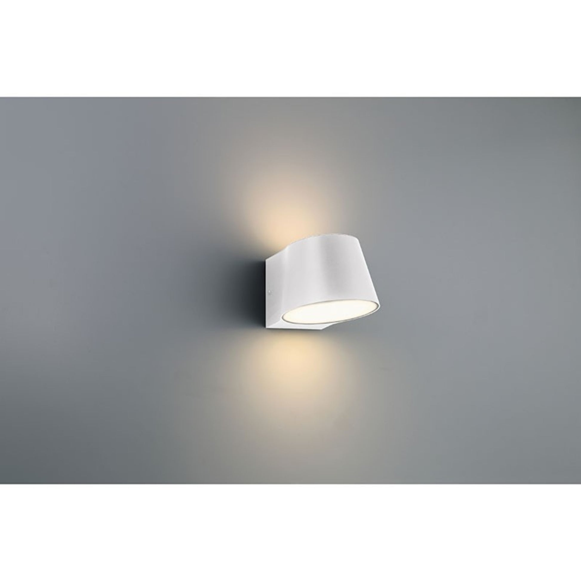 Ry 7" LED Outdoor Wall Sconce, White Finish - Bees Lighting