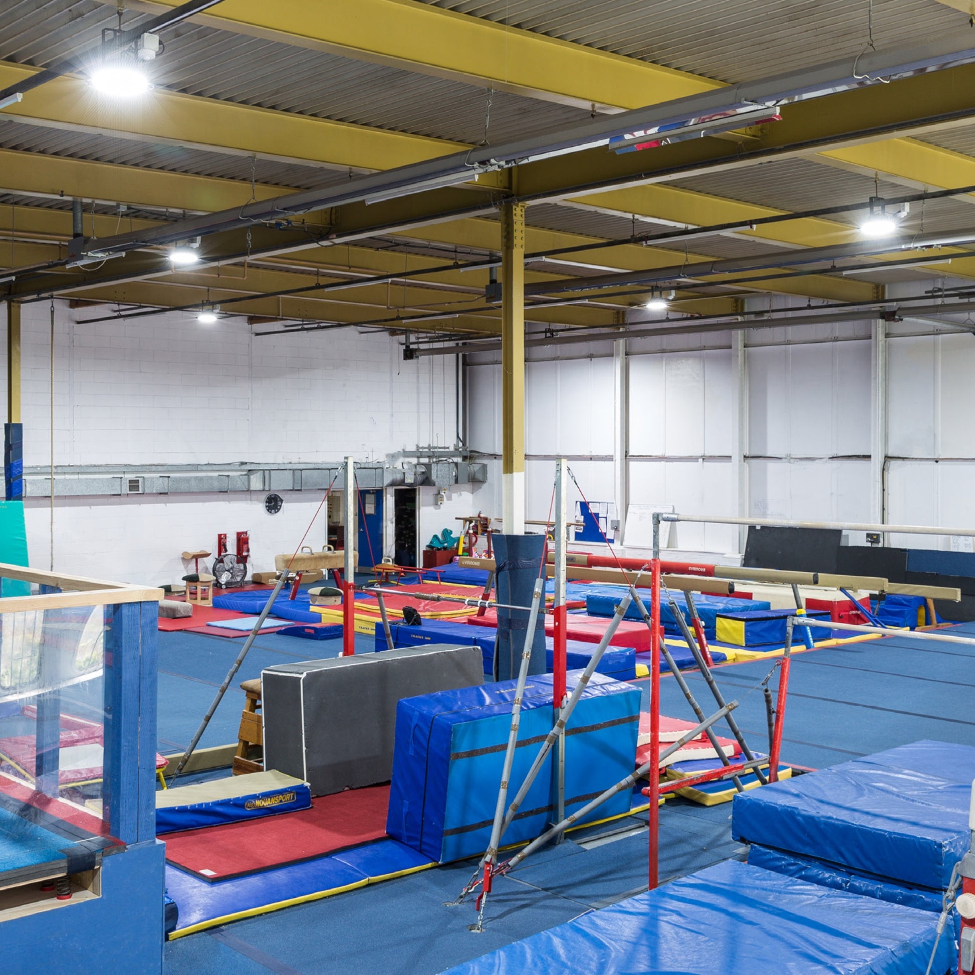 Sylvania - UFO High Bay Fixture, 150W, 22500 Lumens, 35K/40K/50K, 120-277V, White | Bees Lighting