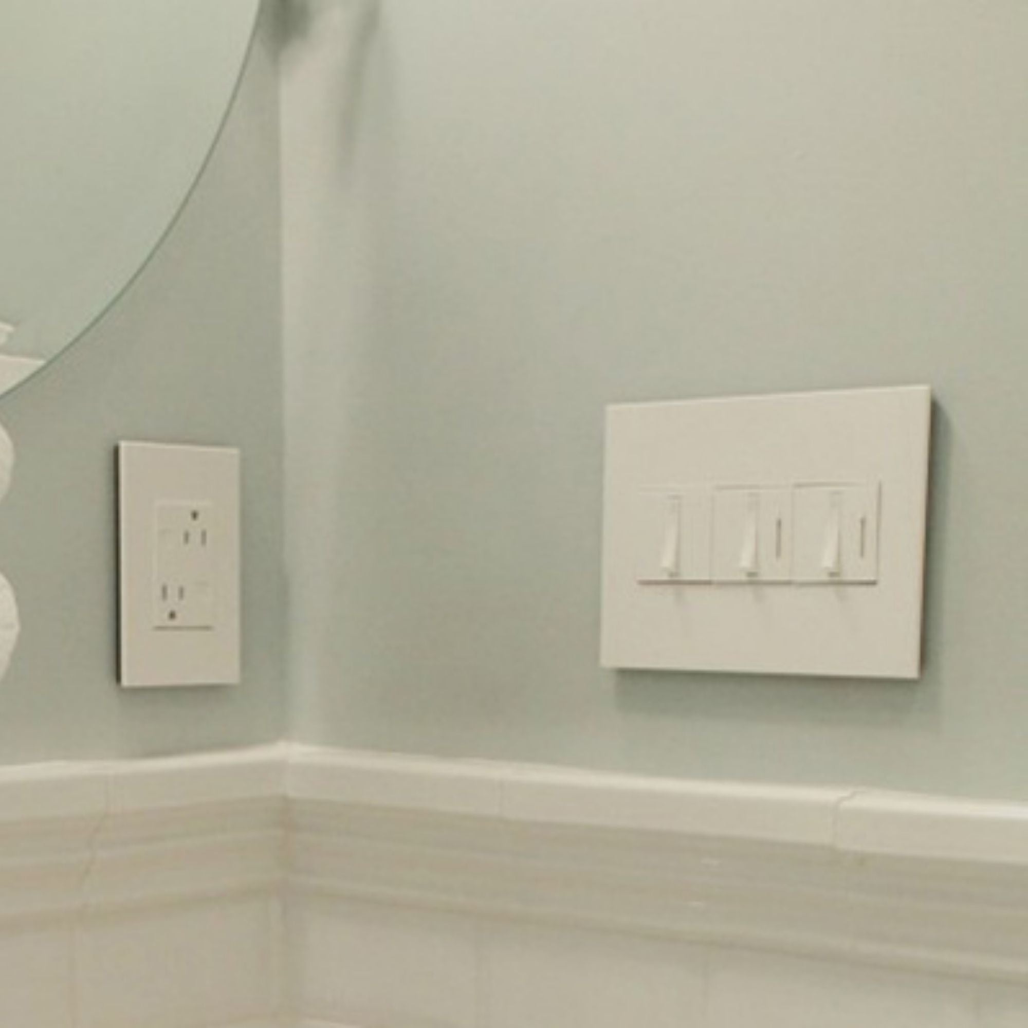 adorne 1-Gang-Plus Screwless wall Plate, Glossy White on White - Bees Lighting