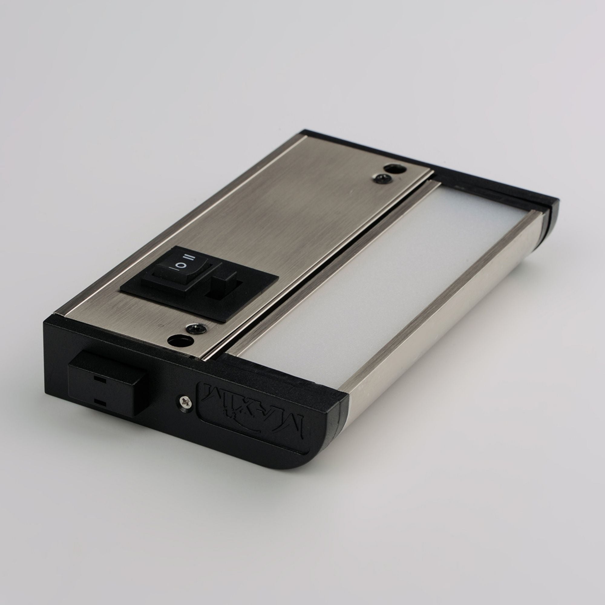 CounterMax 5K 6 Inch LED Under Cabinet Light, 2700K to 5000K, 360 Lumens, 120V, Nickel - Bees Lighting