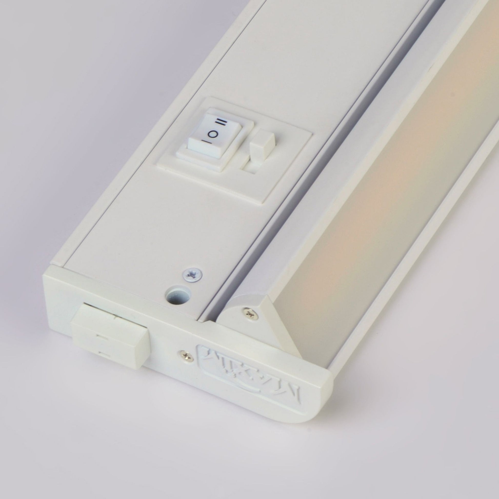 CounterMax 5K 6 Inch LED Under Cabinet Light, 2700K to 5000K, 360 Lumens, 120V, White - Bees Lighting