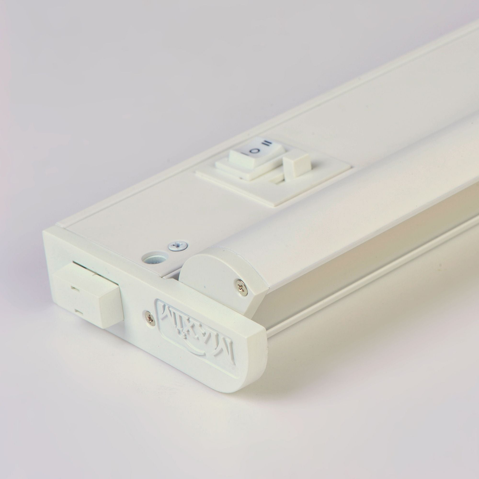 CounterMax 5K 6 Inch LED Under Cabinet Light, 2700K to 5000K, 360 Lumens, 120V, White - Bees Lighting