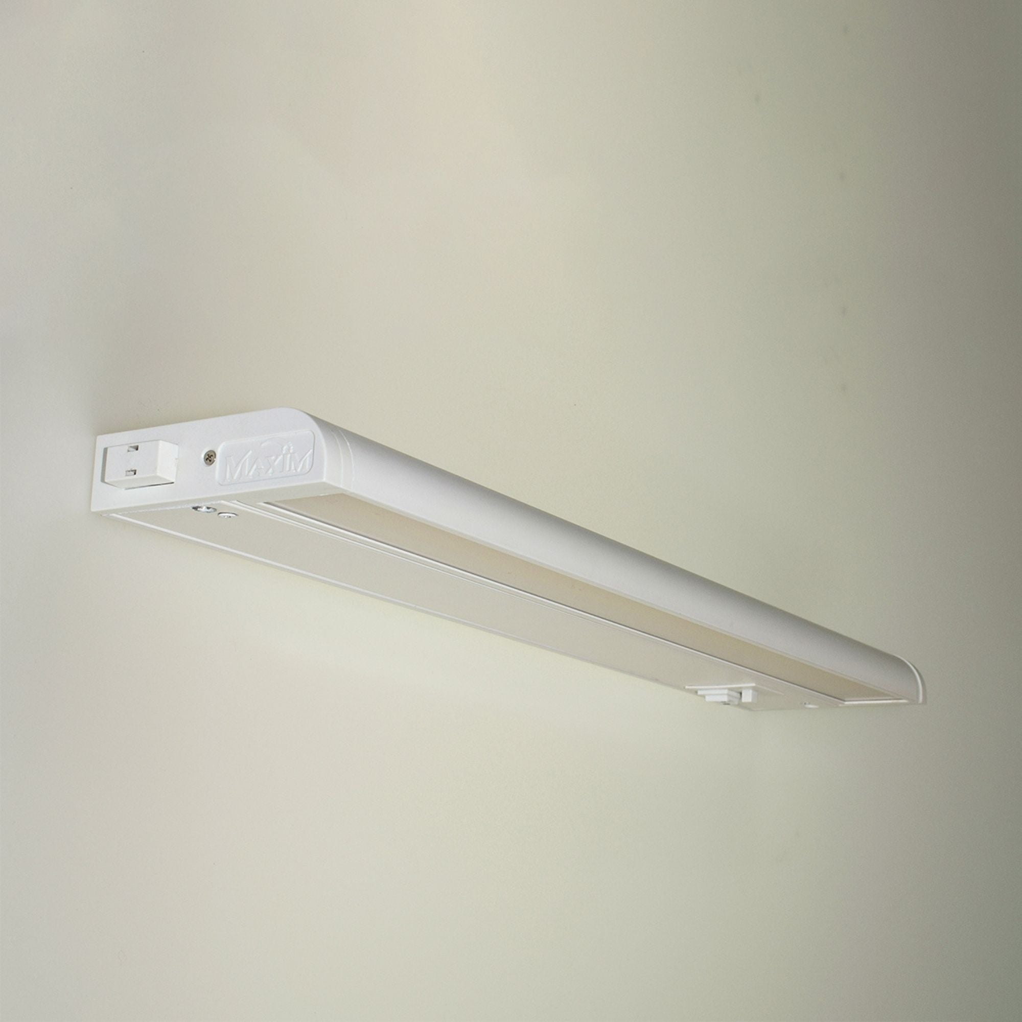 CounterMax 5K 12 Inch LED Under Cabinet Light, 2700K to 5000K, 720 Lumens, 120V, White - Bees Lighting