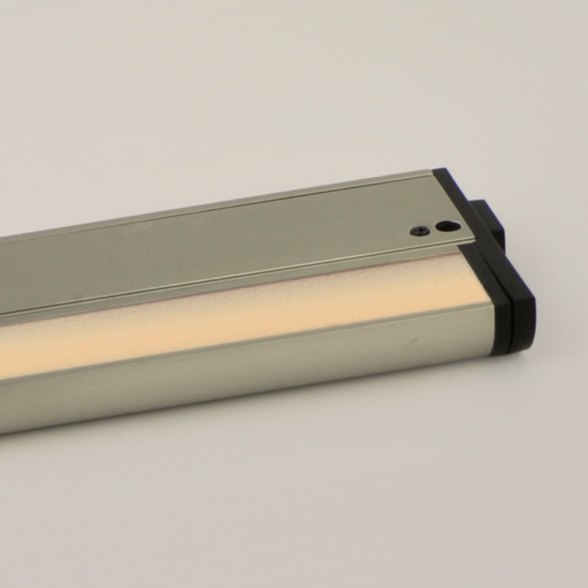 CounterMax 5K 18 Inch LED Under Cabinet Light, 2700K to 5000K, 1200 Lumens, 120V, Nickel - Bees Lighting