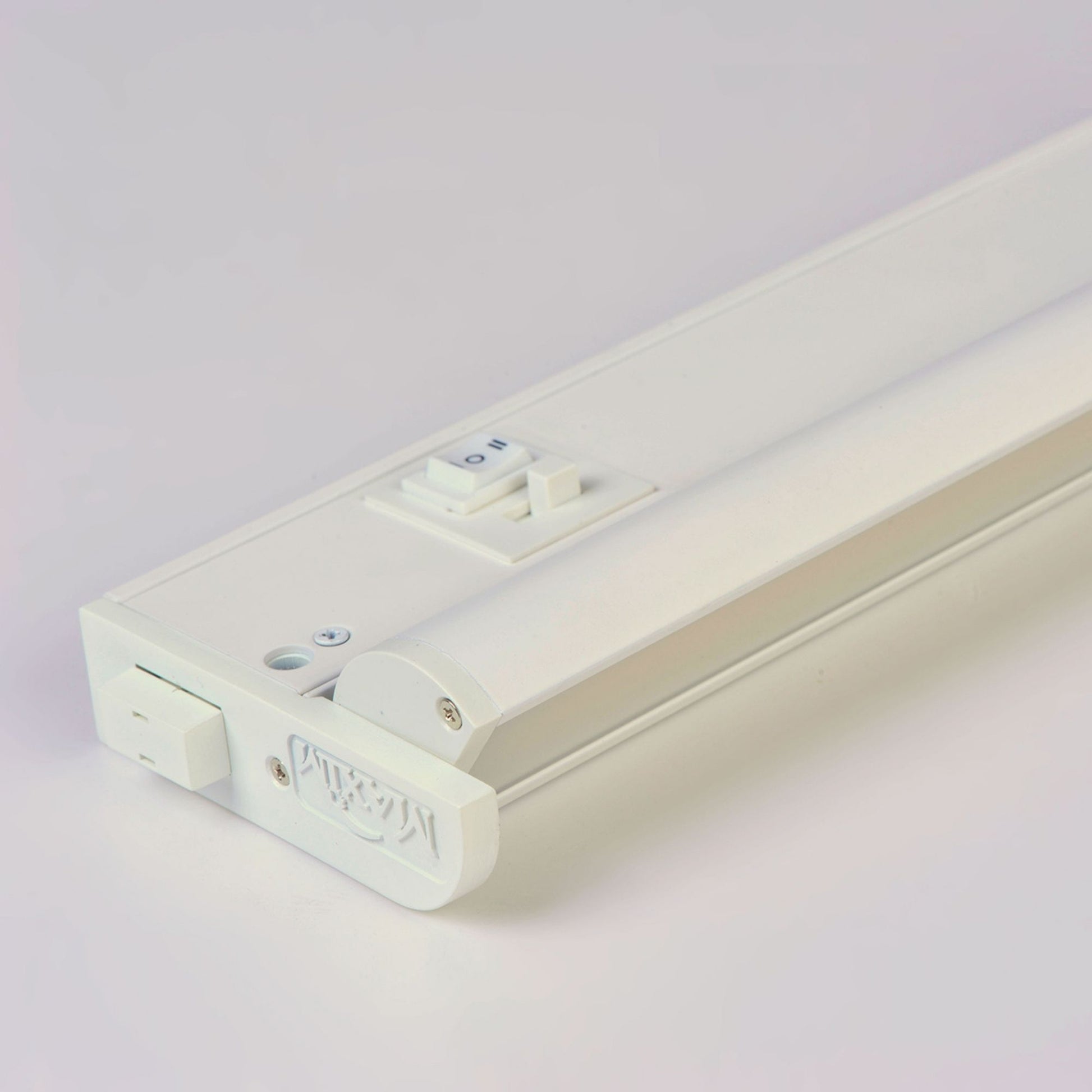 CounterMax 5K 24 Inch LED Under Cabinet Light, 2700K to 5000K, 1560 Lumens, 120V, White - Bees Lighting