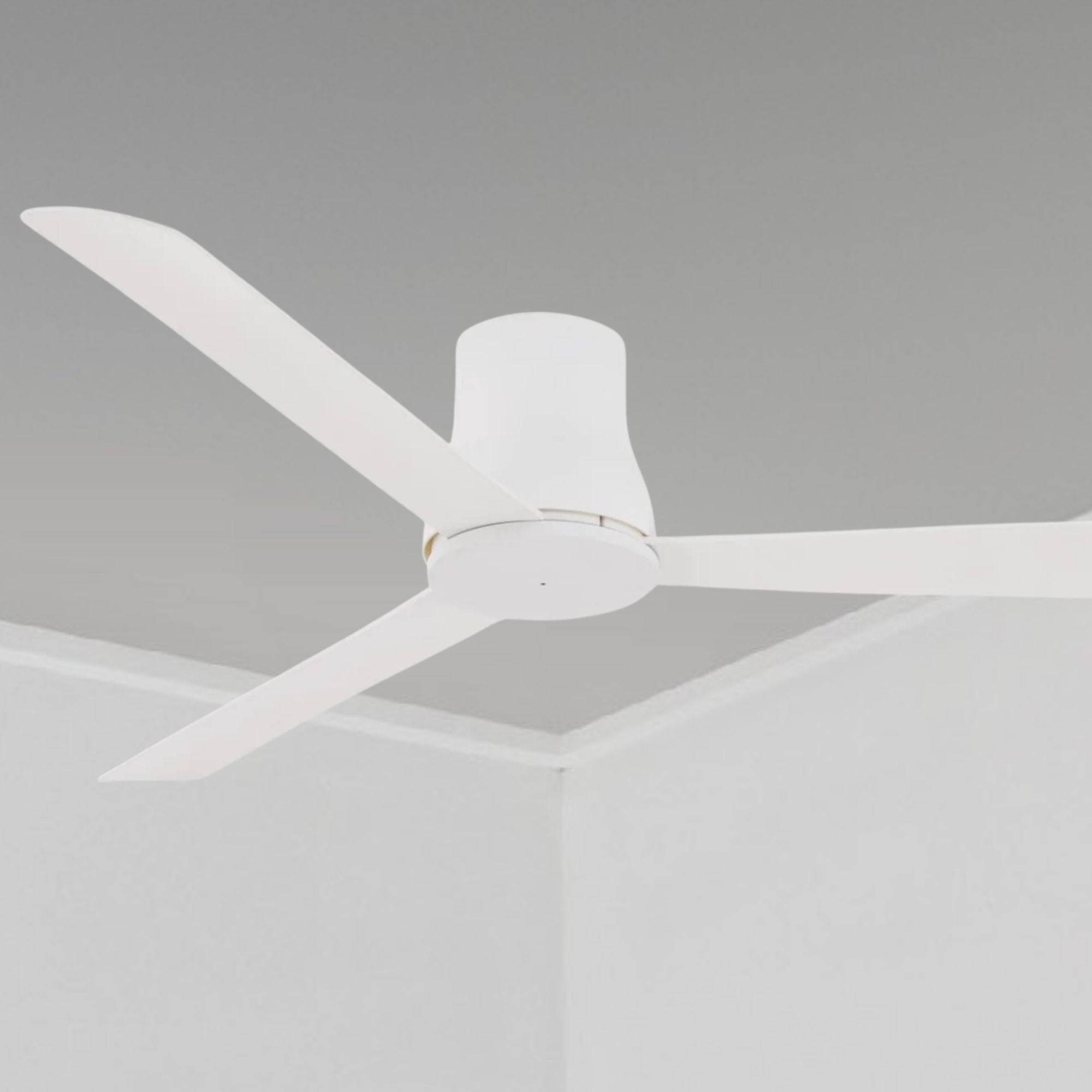 Minka Aire - Simple Flush 60" White Wet Rated Ceiling Fan with Remote | Bees Lighting