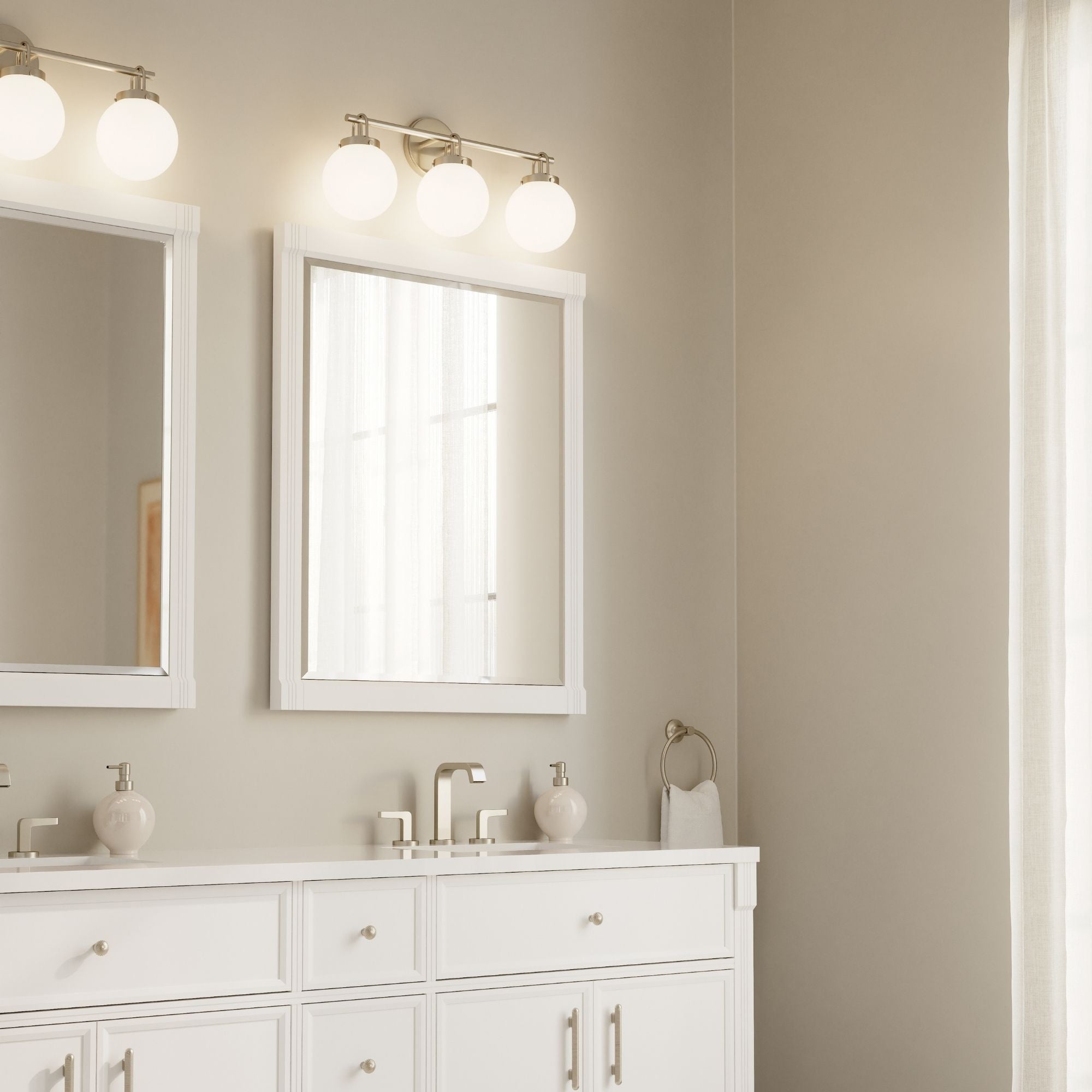 Minka-Lavery Ortesa Vanity Light