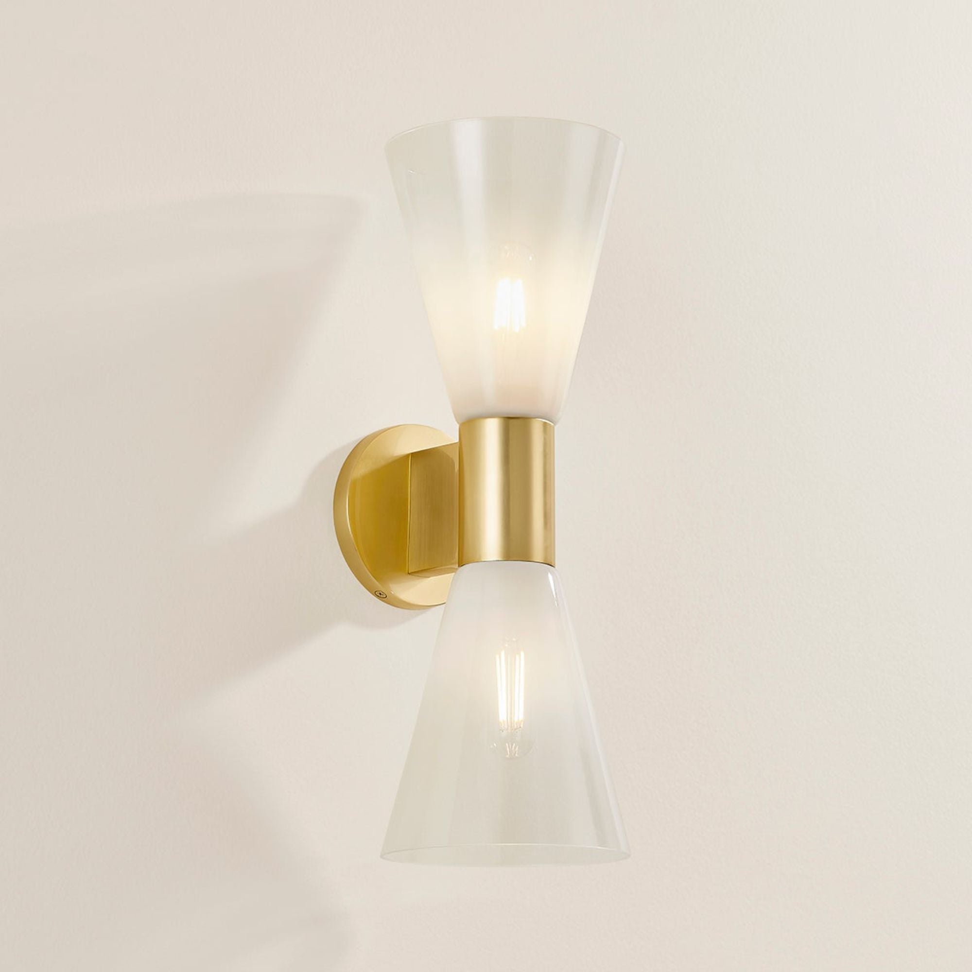 Alma 18" 2-Light Wall Sconce, Aged Brass Finish