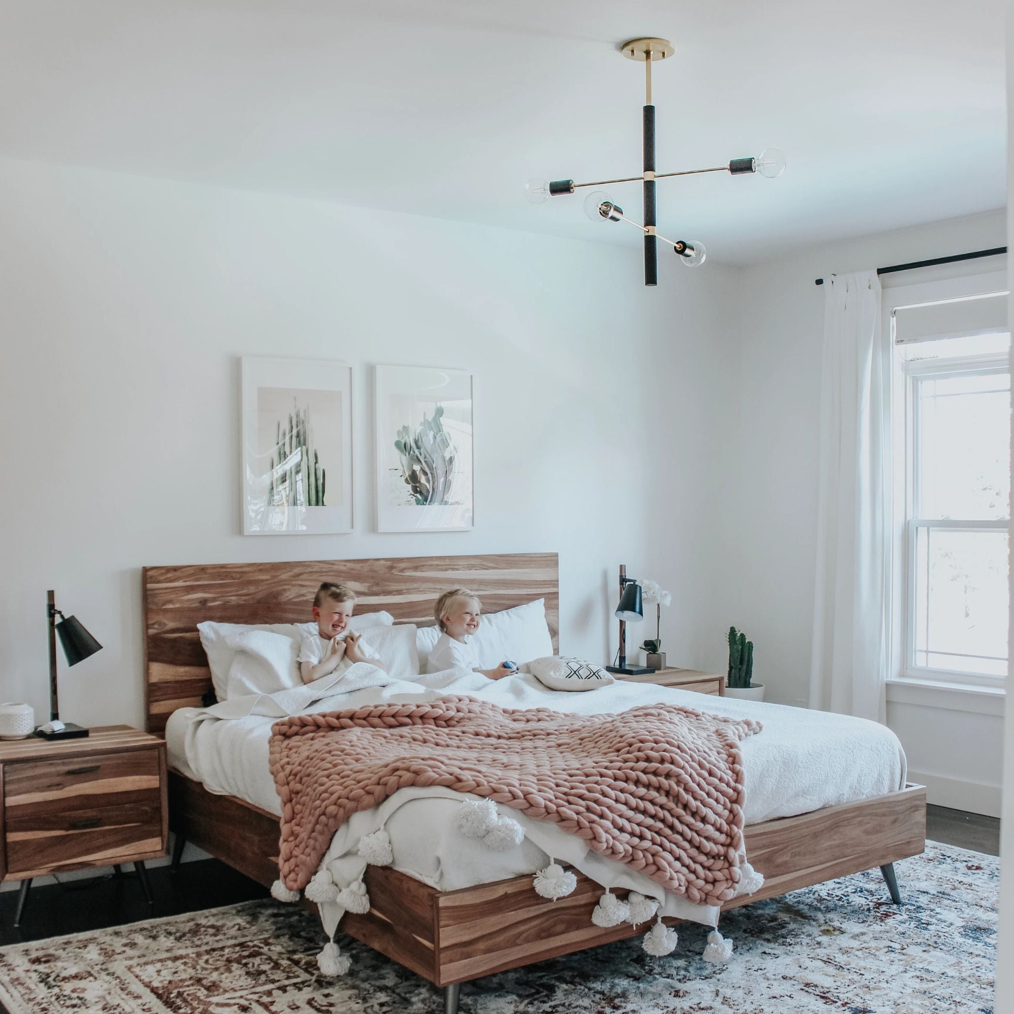 Astrid 24" 4-Light Chandelier, Aged Brass/Black Finish