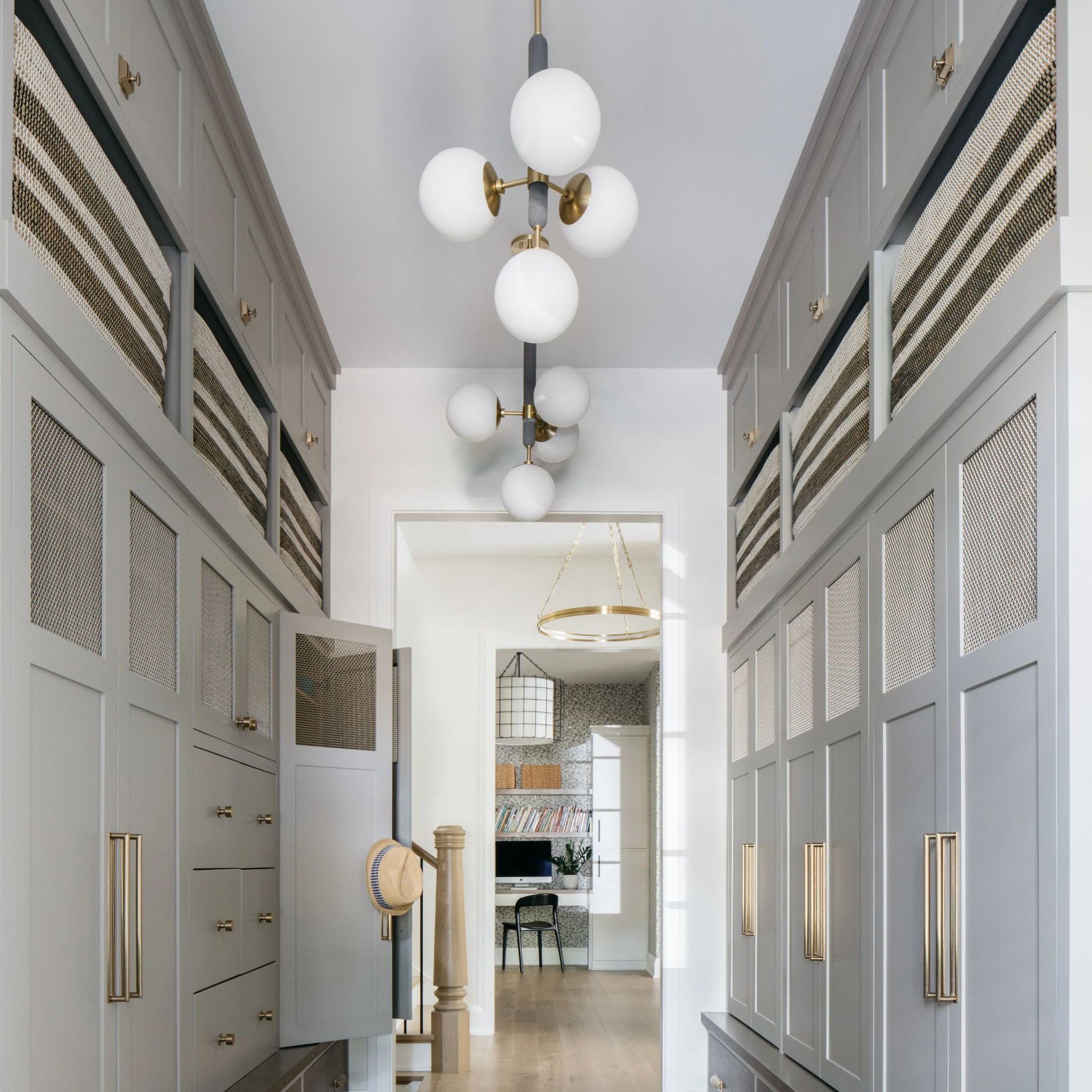 Mitzi - Brielle 26" 4-Light Chandelier, Aged Brass Finish | Bees Lighting