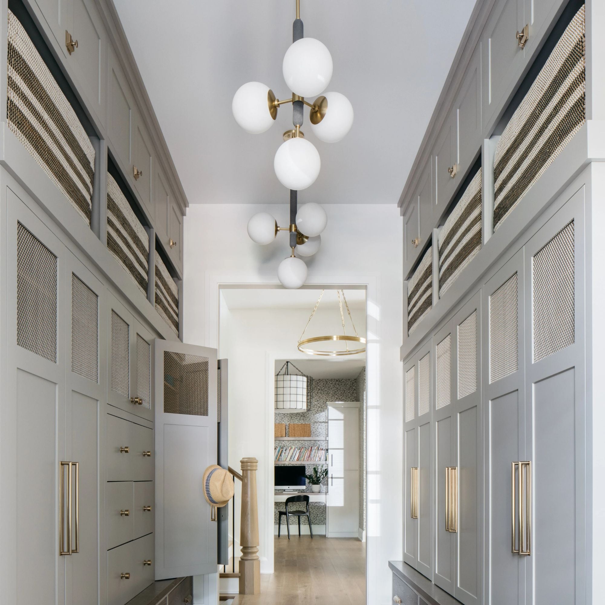 Mitzi - Brielle 26" 4-Light Chandelier, Aged Brass Finish | Bees Lighting