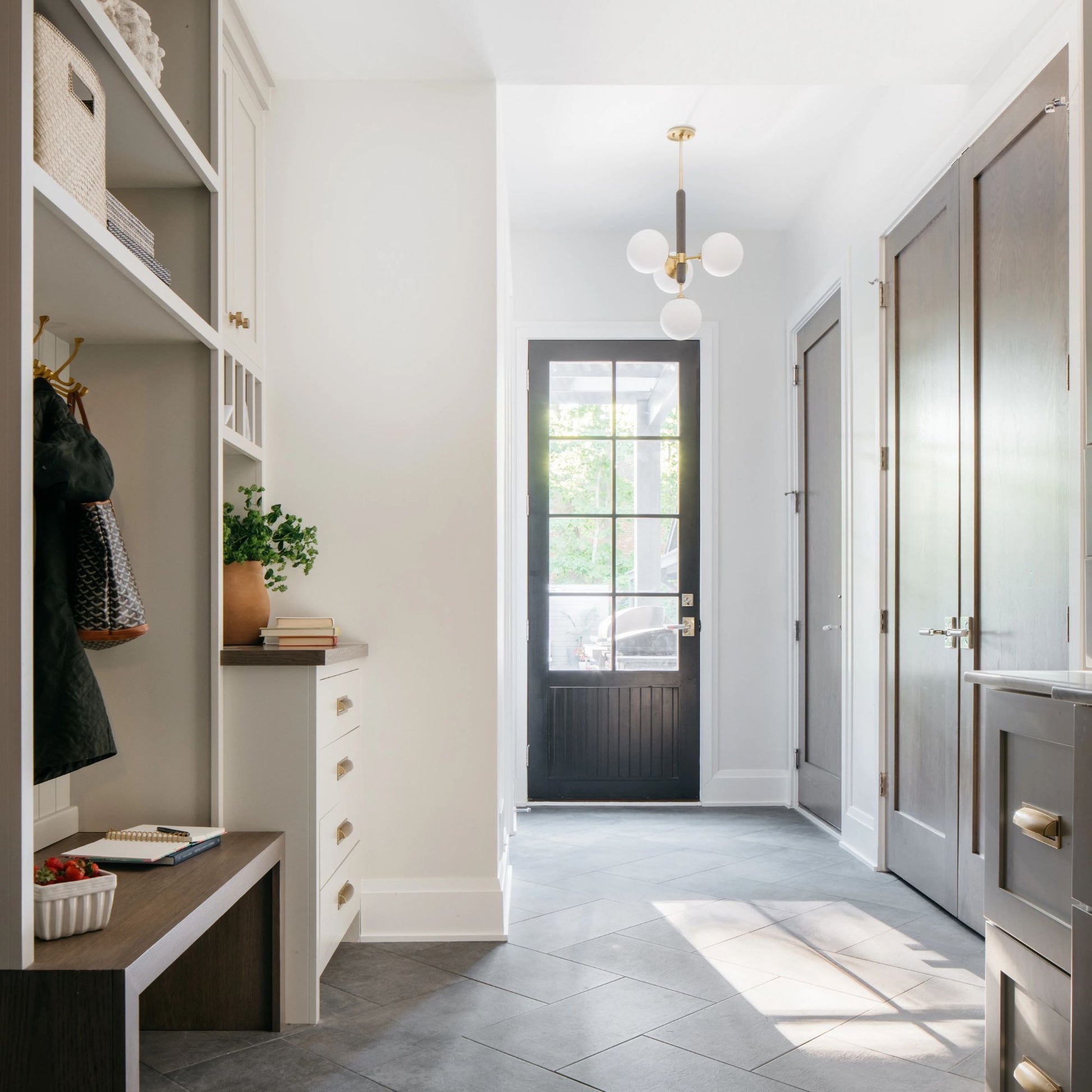 Mitzi - Brielle 26" 4-Light Chandelier, Aged Brass Finish | Bees Lighting