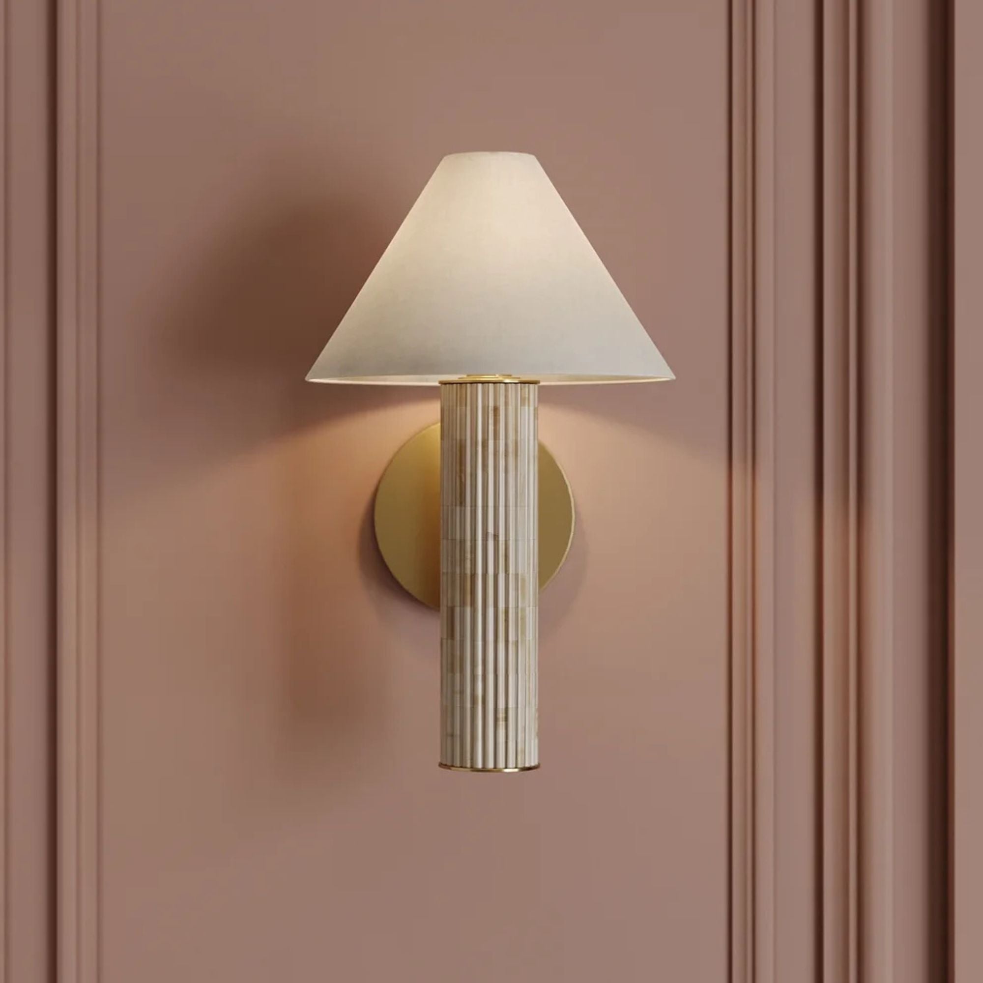 Clover 14" Wall Sconce, Aged Brass Finish