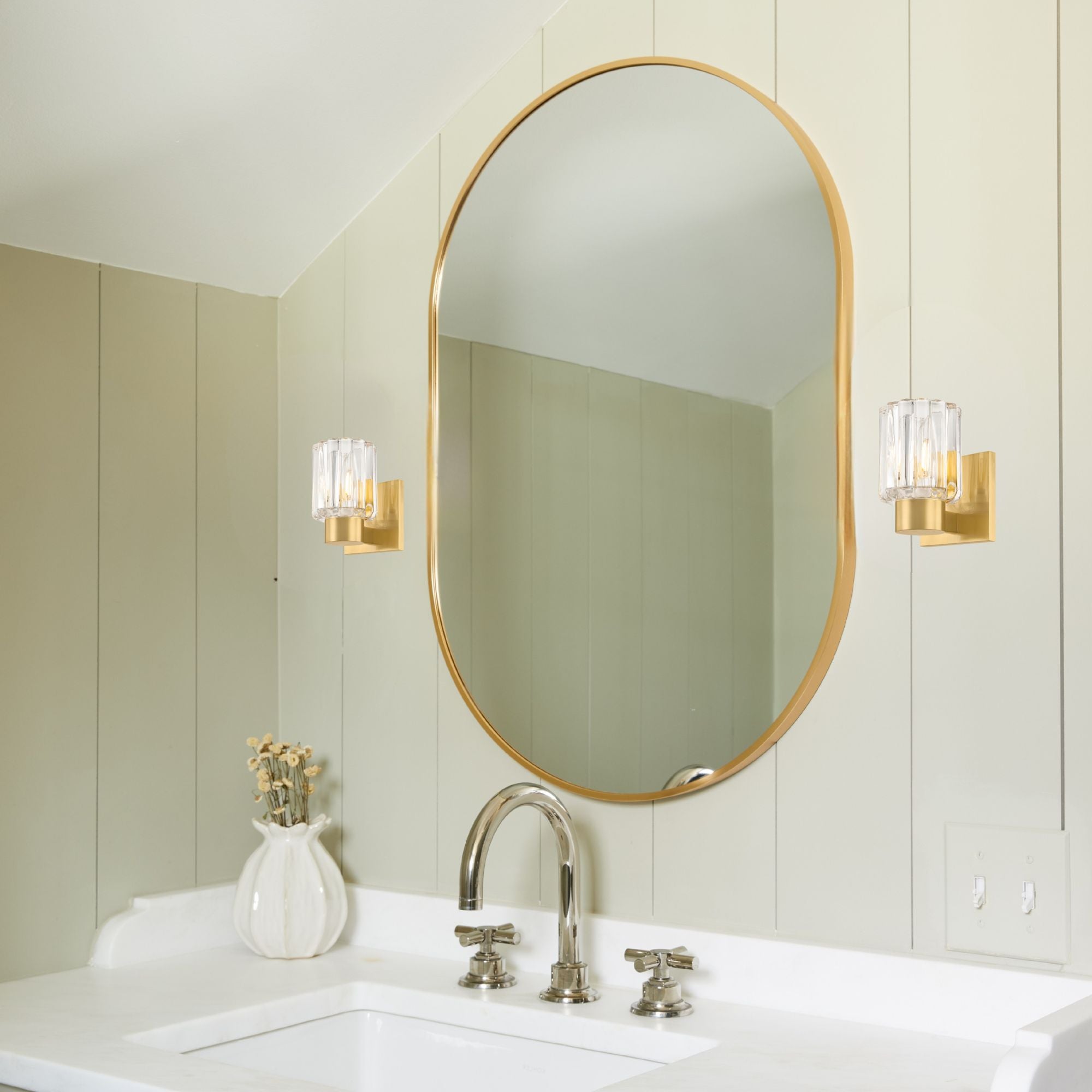 Mitzi Danae 6.25 in. Bathroom Vanity Light, Aged Brass with Clear Optic Glass