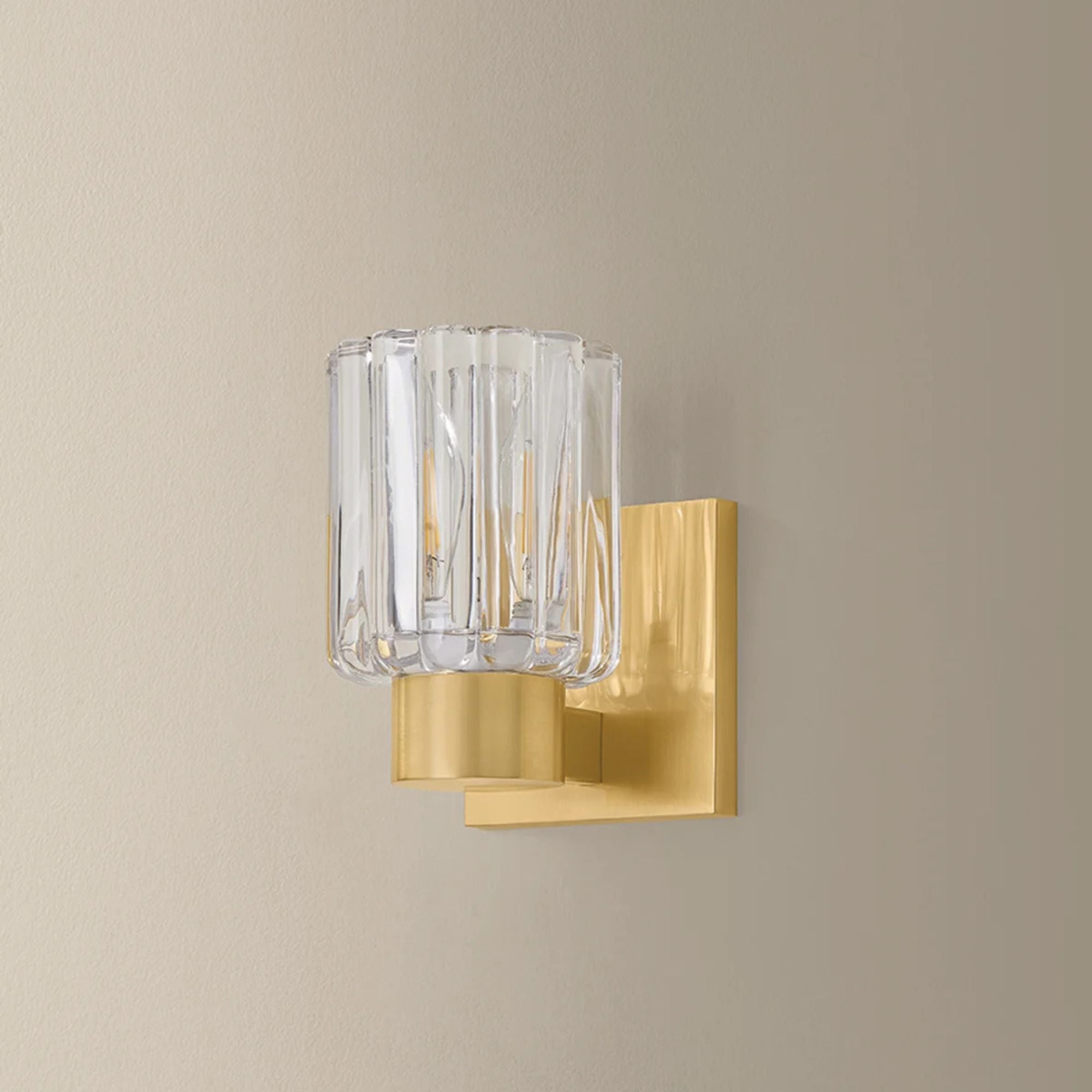 Mitzi Danae 6.25 in. Bathroom Vanity Light, Aged Brass with Clear Optic Glass