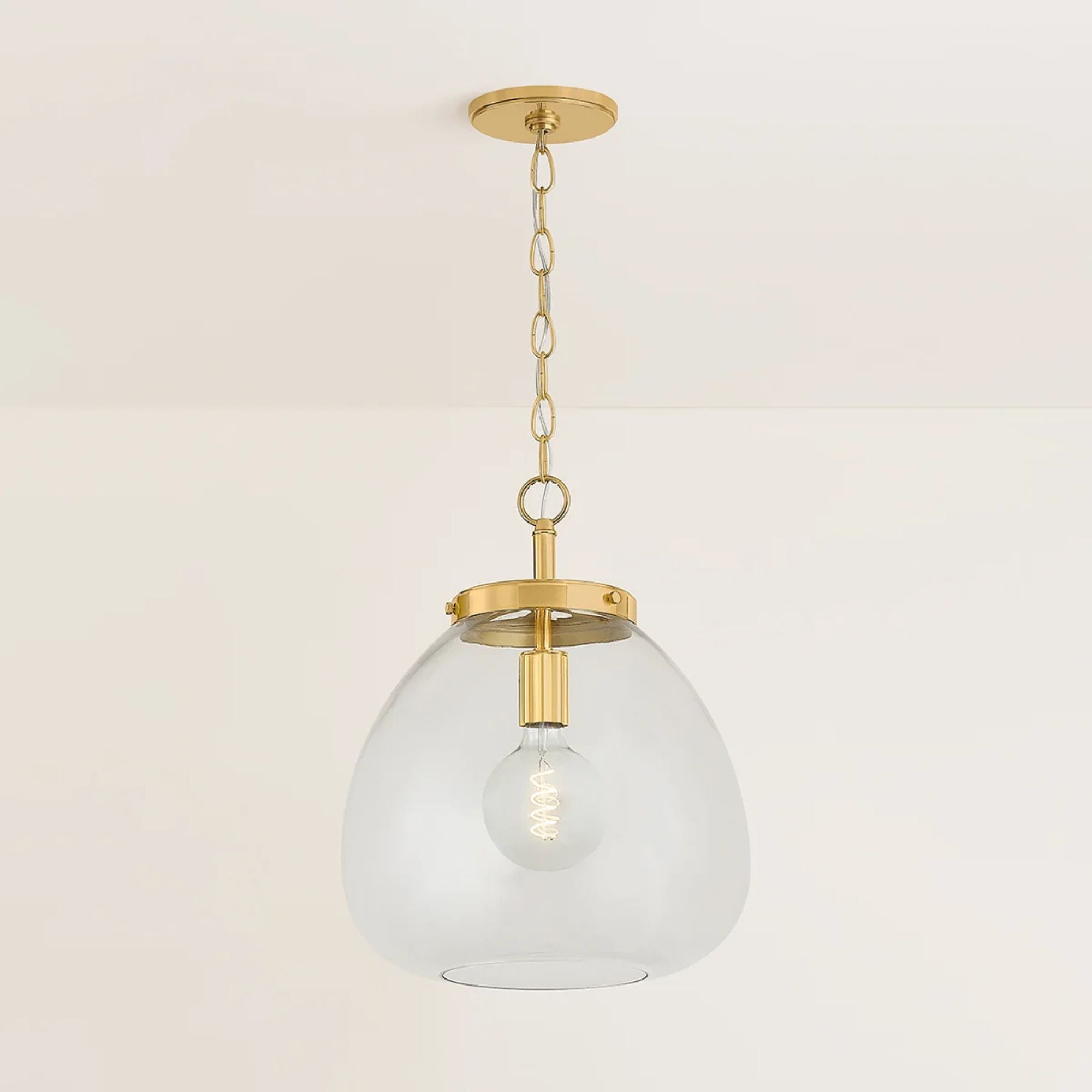 Della 20" Pendant, Aged Brass Finish