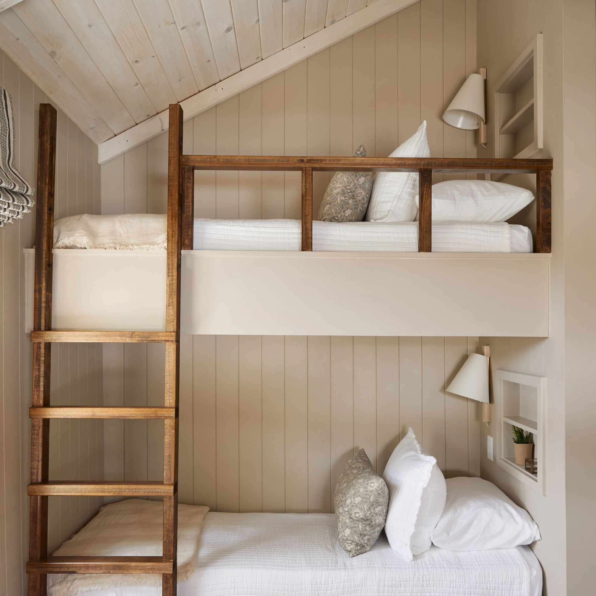 Ellen 16" Plug-in Sconce, Aged Brass/Wood Whitewash Ash Finish