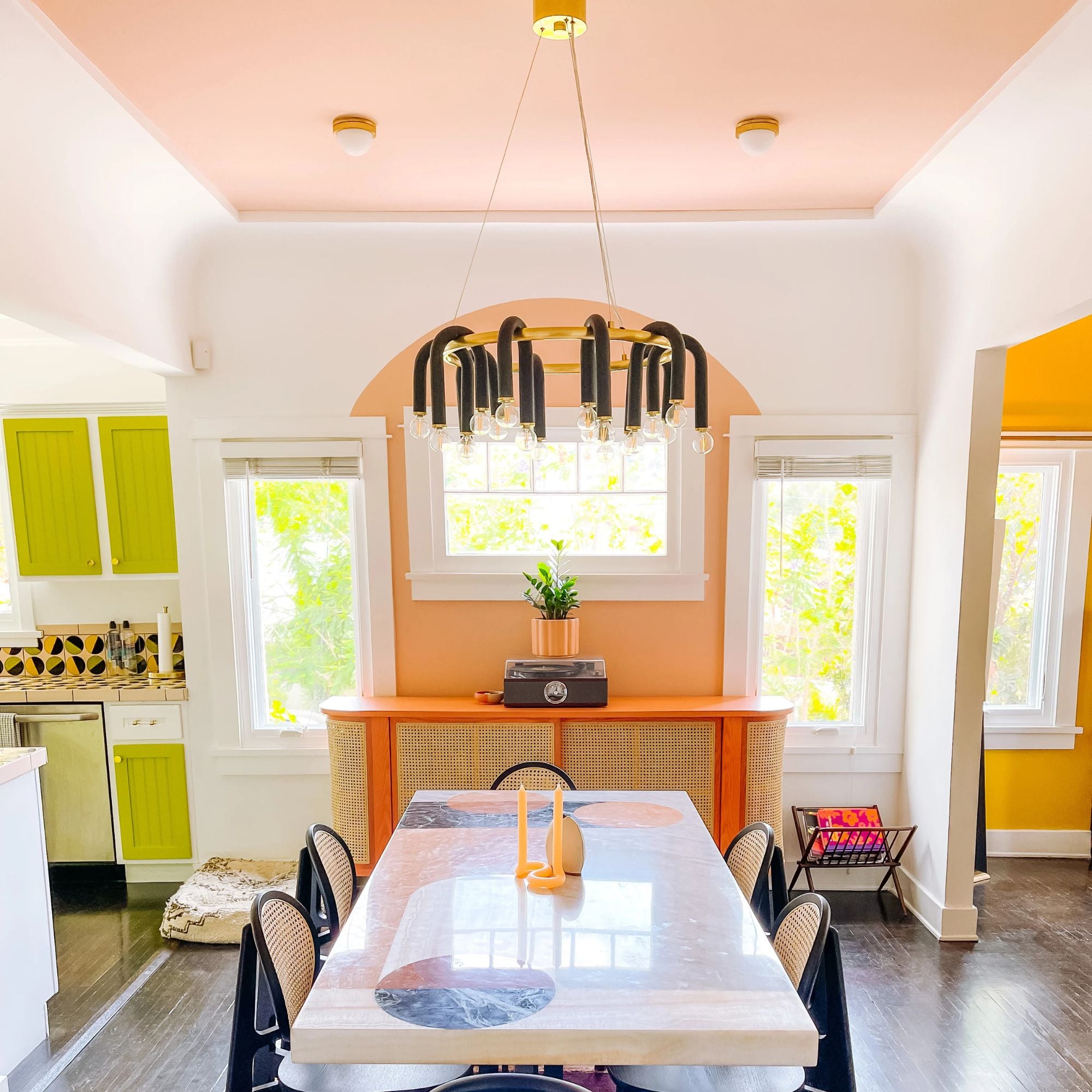 Mitzi - Whit 29" 20-Light Chandelier, Aged Brass/Black Finish | Bees Lighting